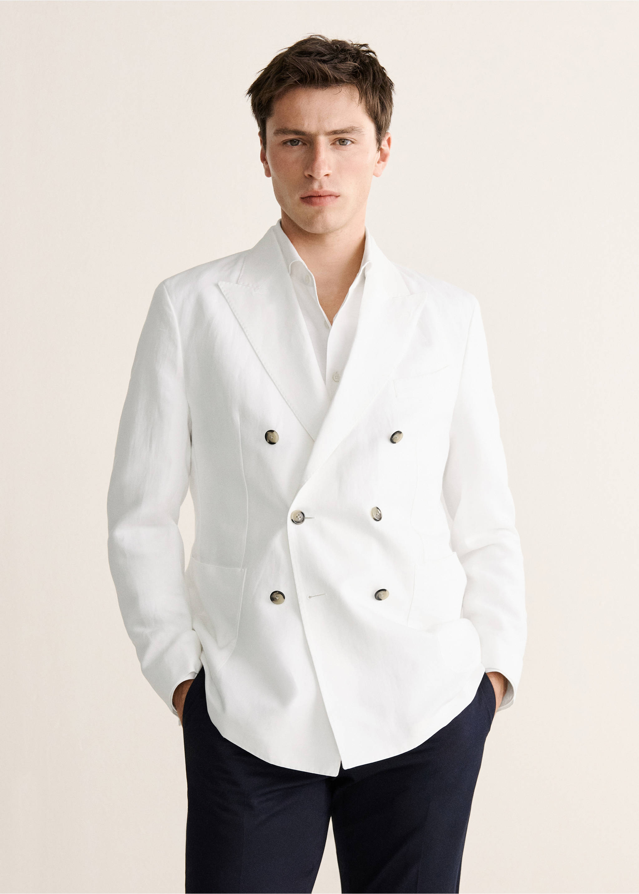 Americana traje mezcla lino slim fit cruzada - Plano medio, Blanco. Ref: 27018275-00.