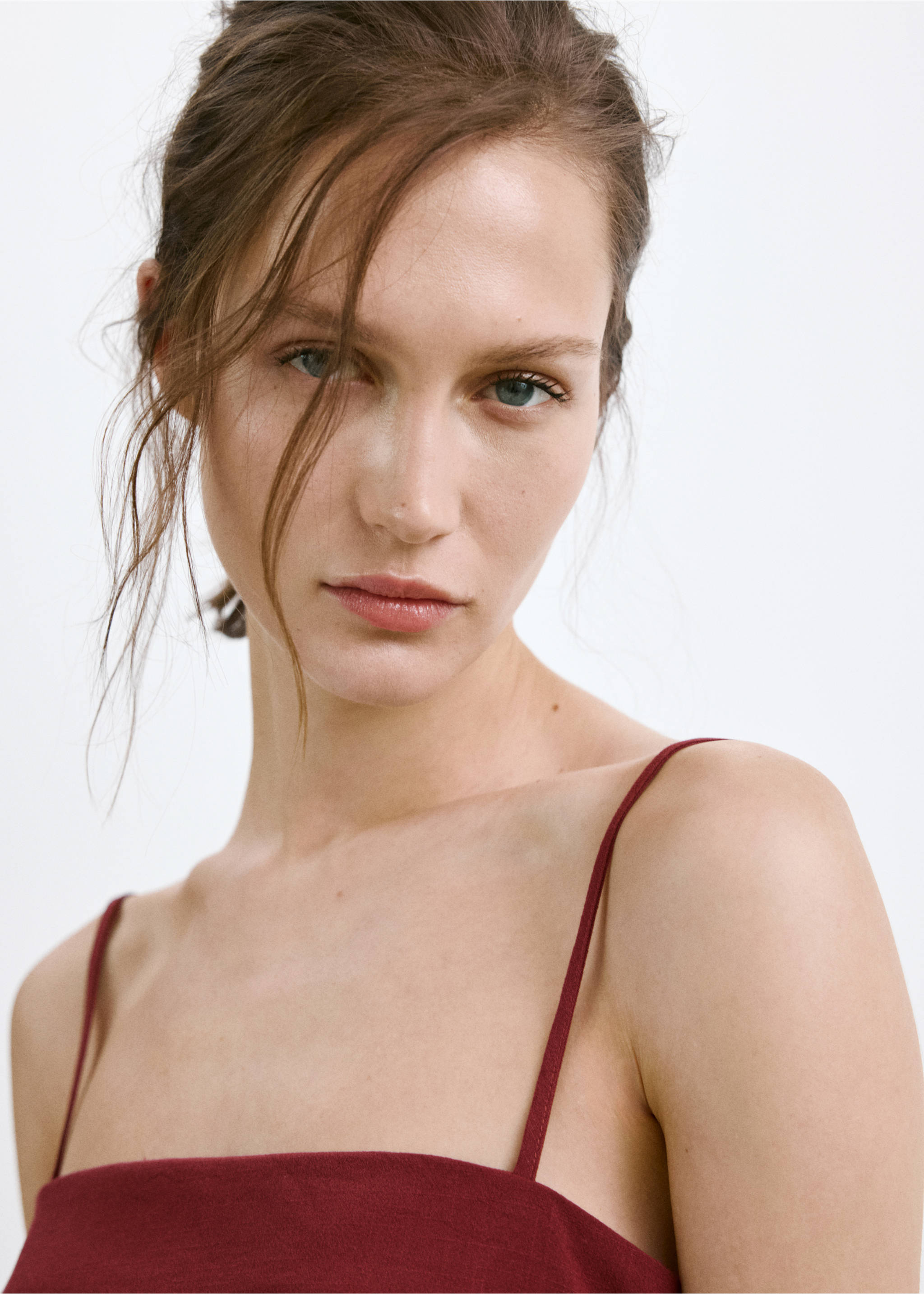 Square-neck strappy top - Details of the article 1, Red. Ref: 27019059-00.