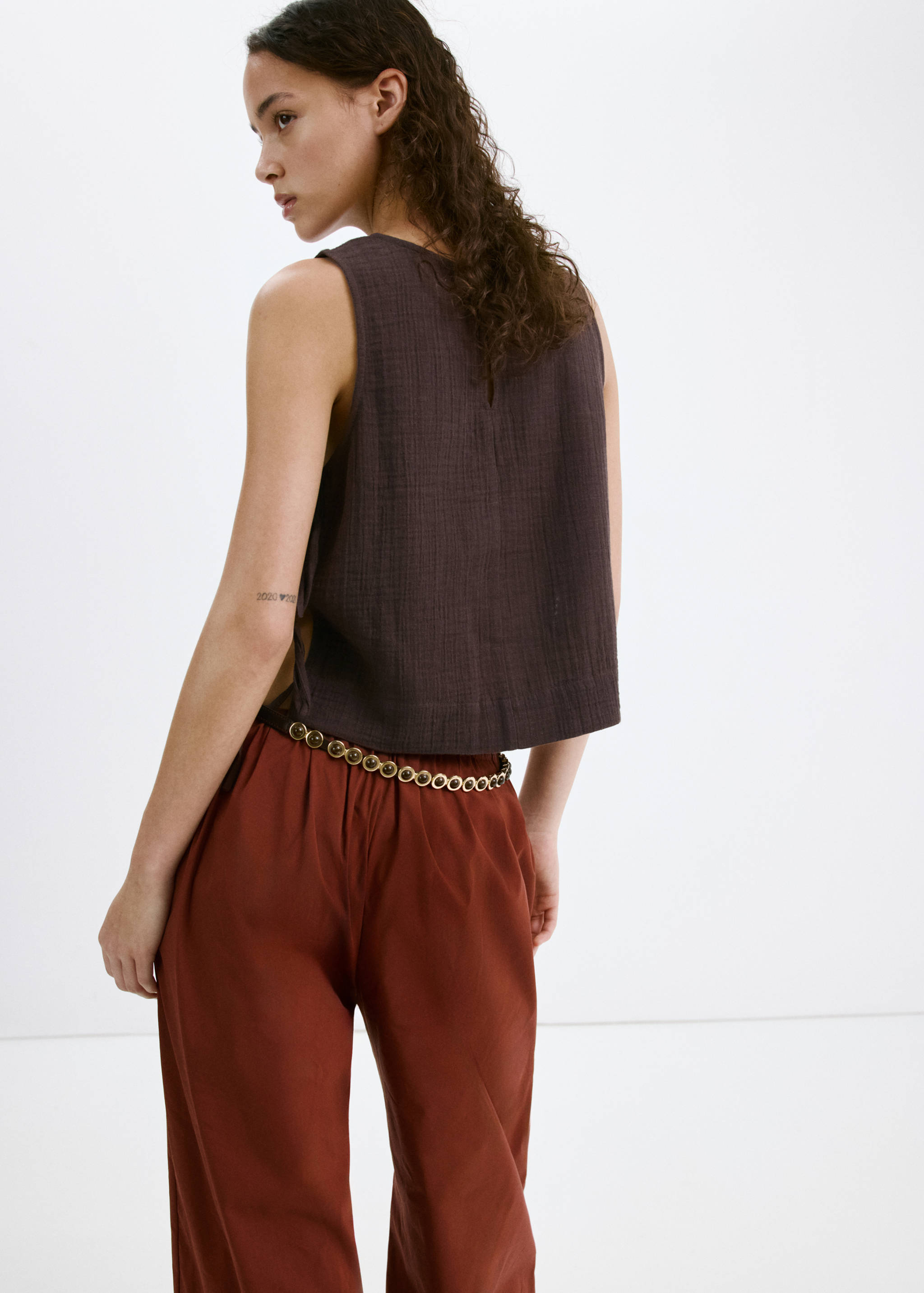 Side-tie batiste top - Reverse of the article