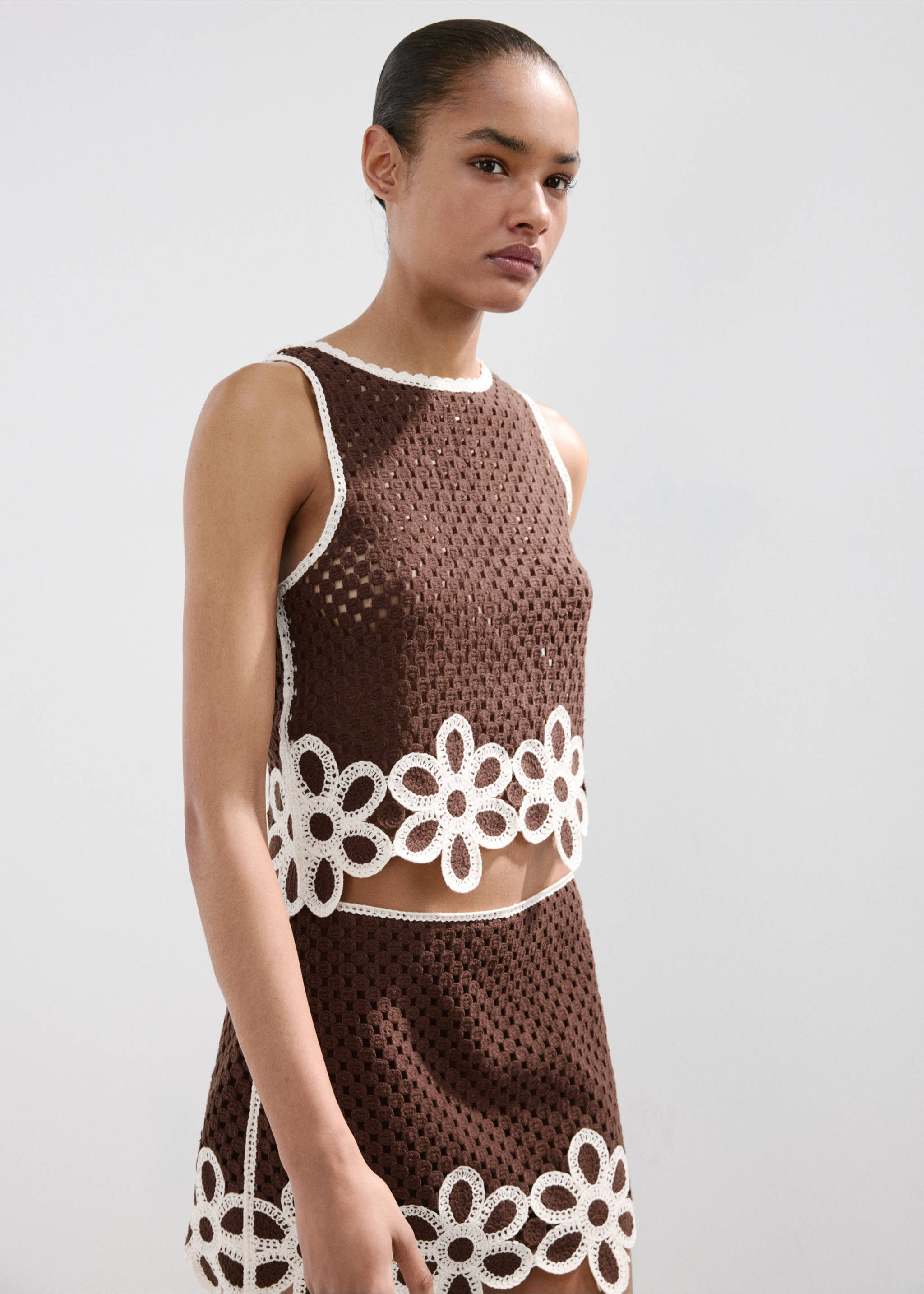 Floral-embroidered crochet top - Medium plane, Brown. Ref: 27019061-00.