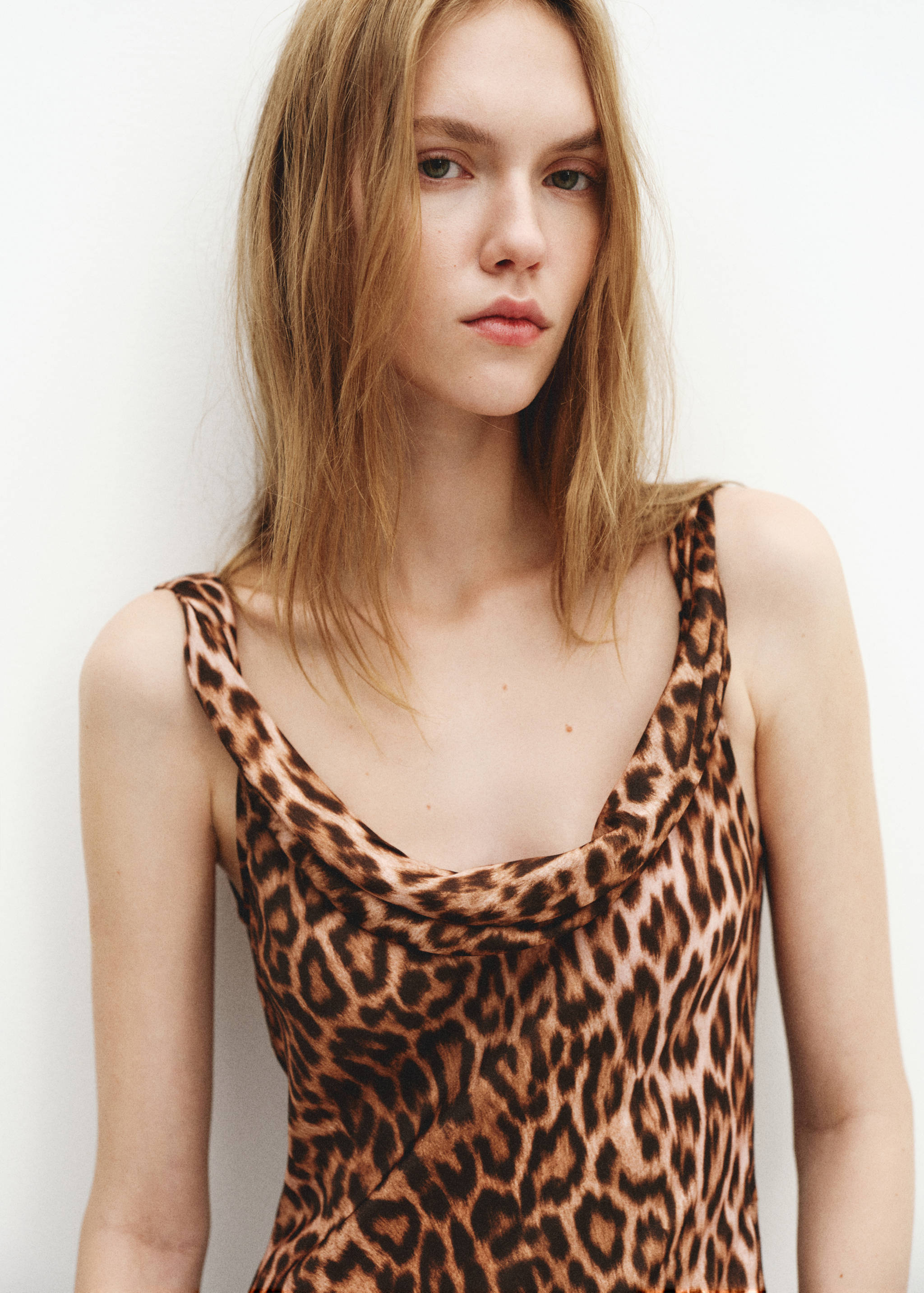 Animal print dress with a draped collar - Details of the article 1