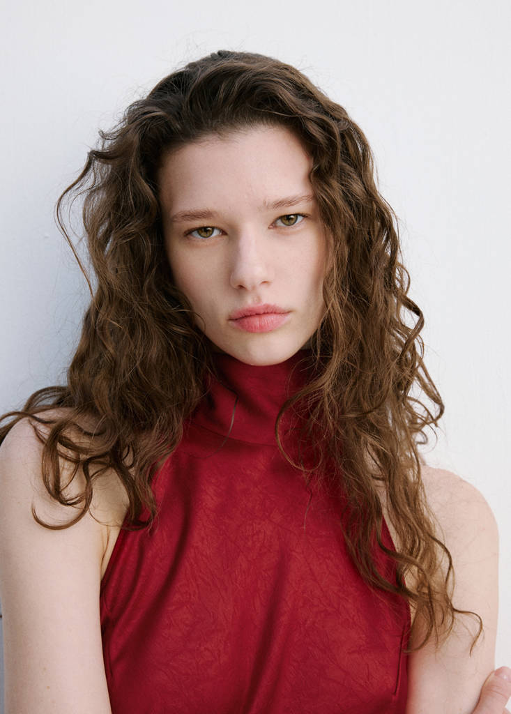 Wrinkled effect halter dress — Red