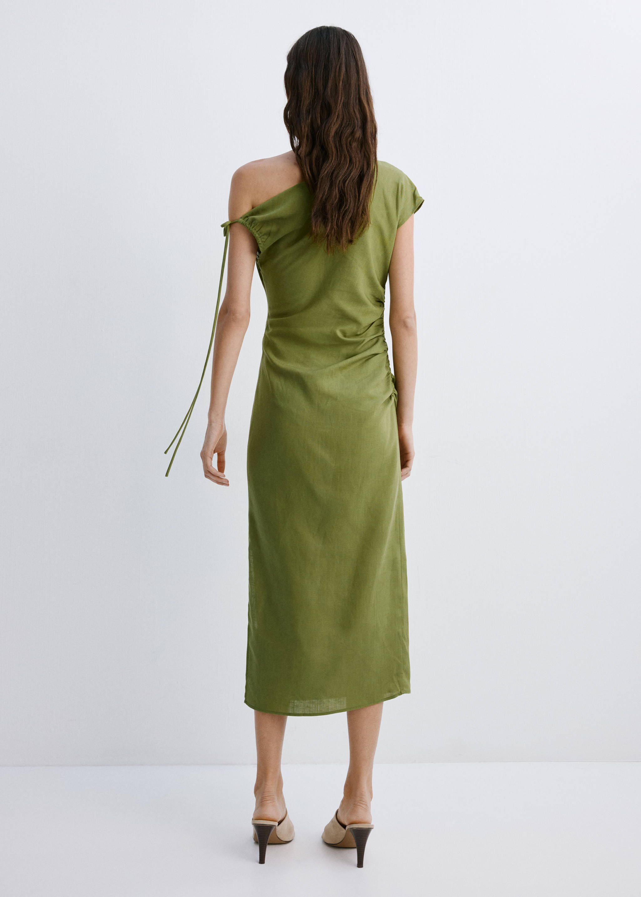 Asymmetric side ruched dress - Reverse of the article