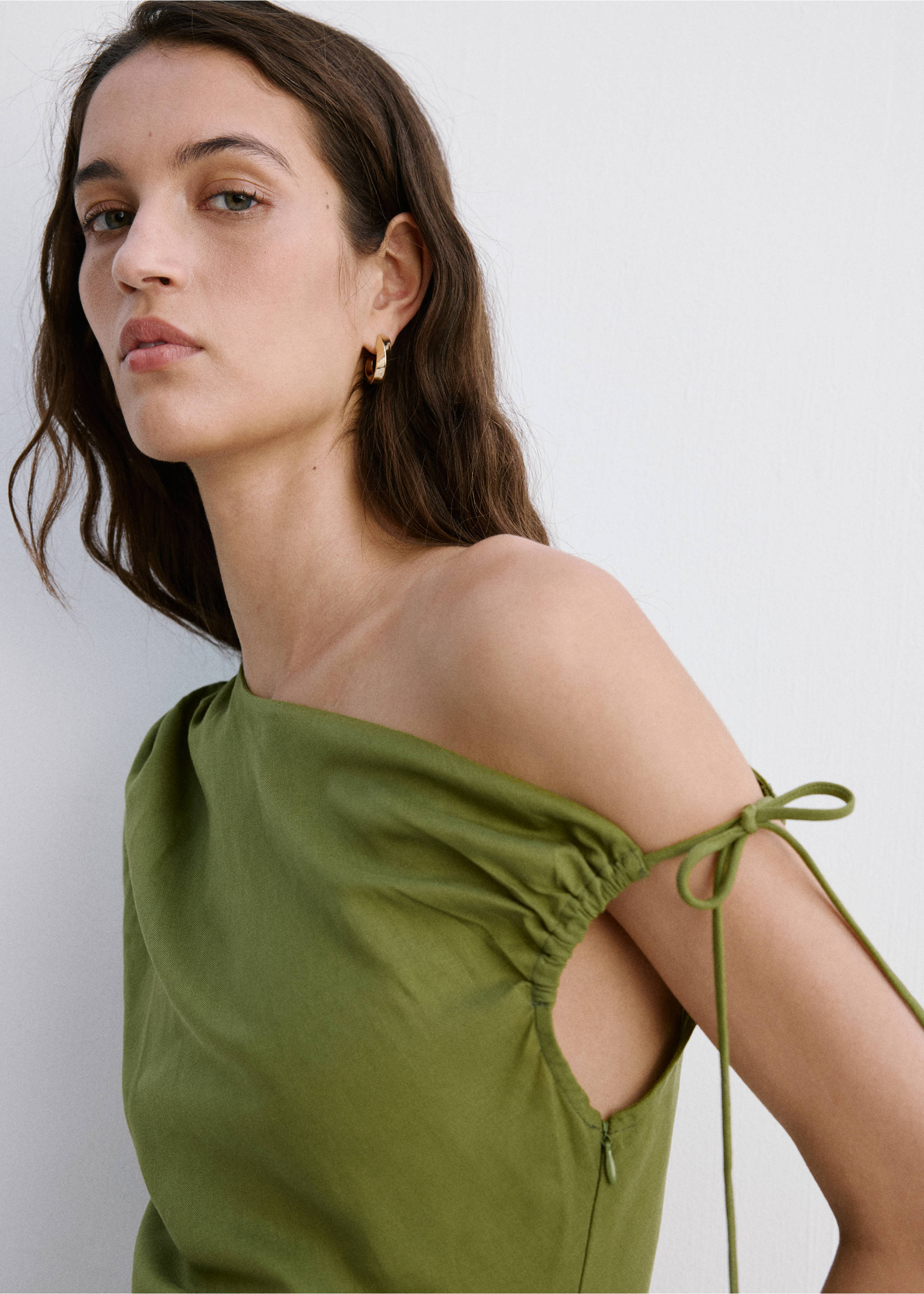 Asymmetric side ruched dress - Details of the article 1, Green. Ref: 27019073-00.