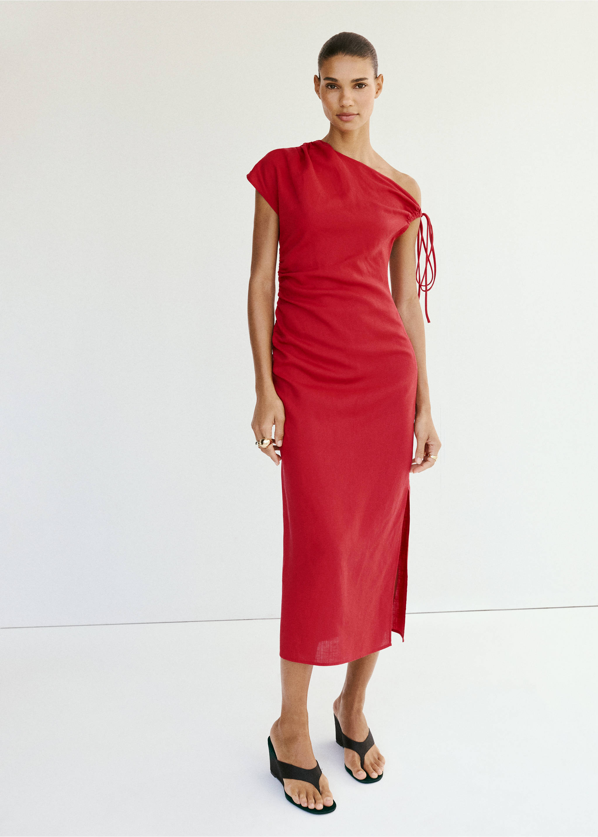 Asymmetric side ruched dress - General plane, Red. Ref: 27019073-01.
