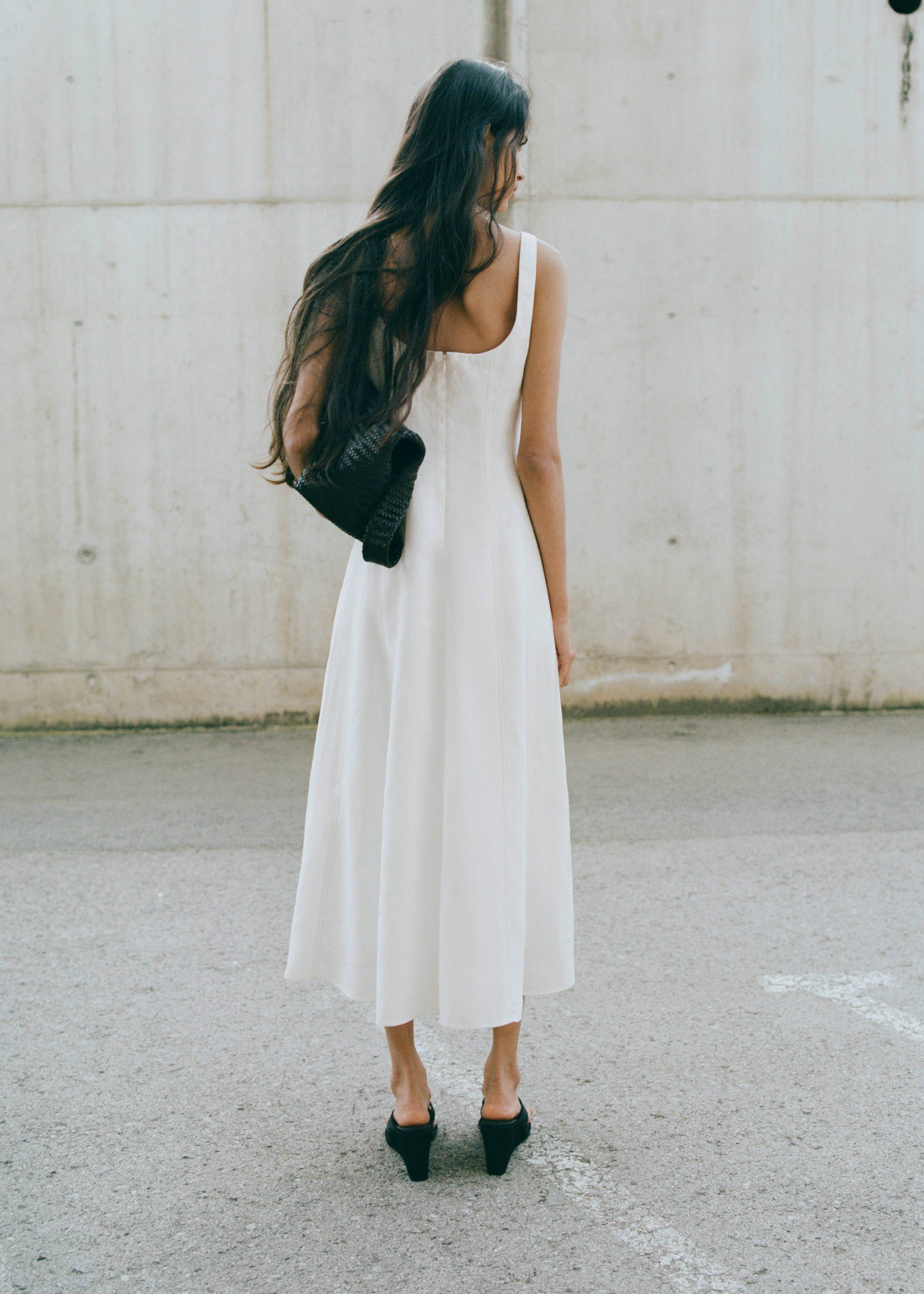 A-line linen dress - Reverse of the article