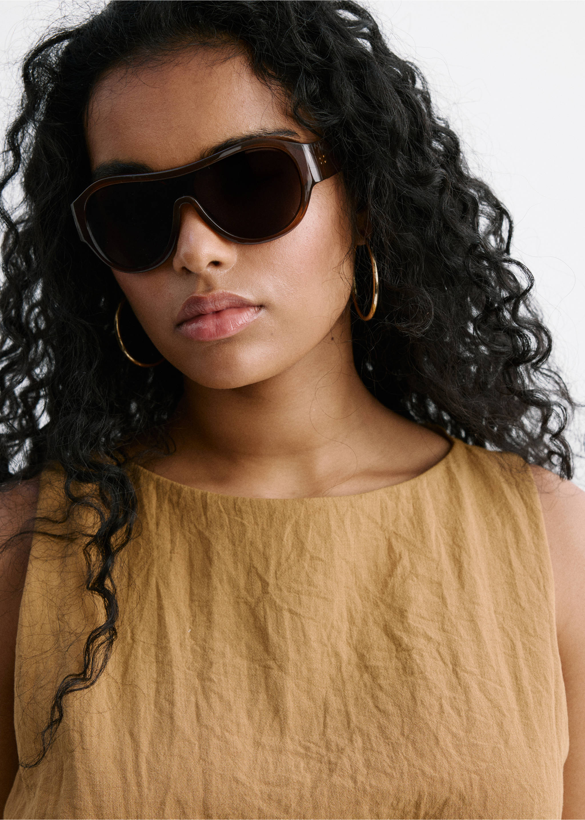 Bow short dress - Details of the article 4, Medium Brown. Ref: 27019081-00.