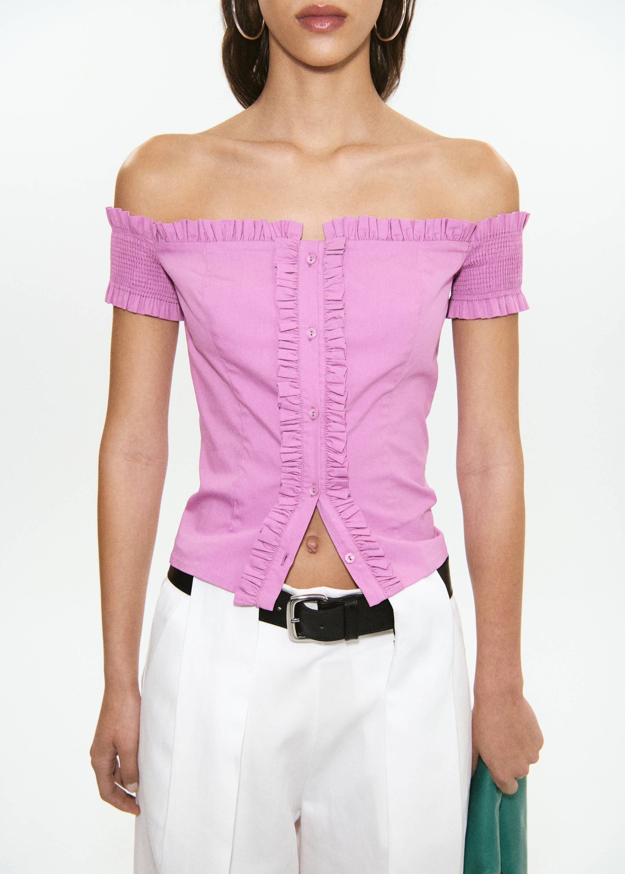 Top com detalhe de folhos - Plano médio