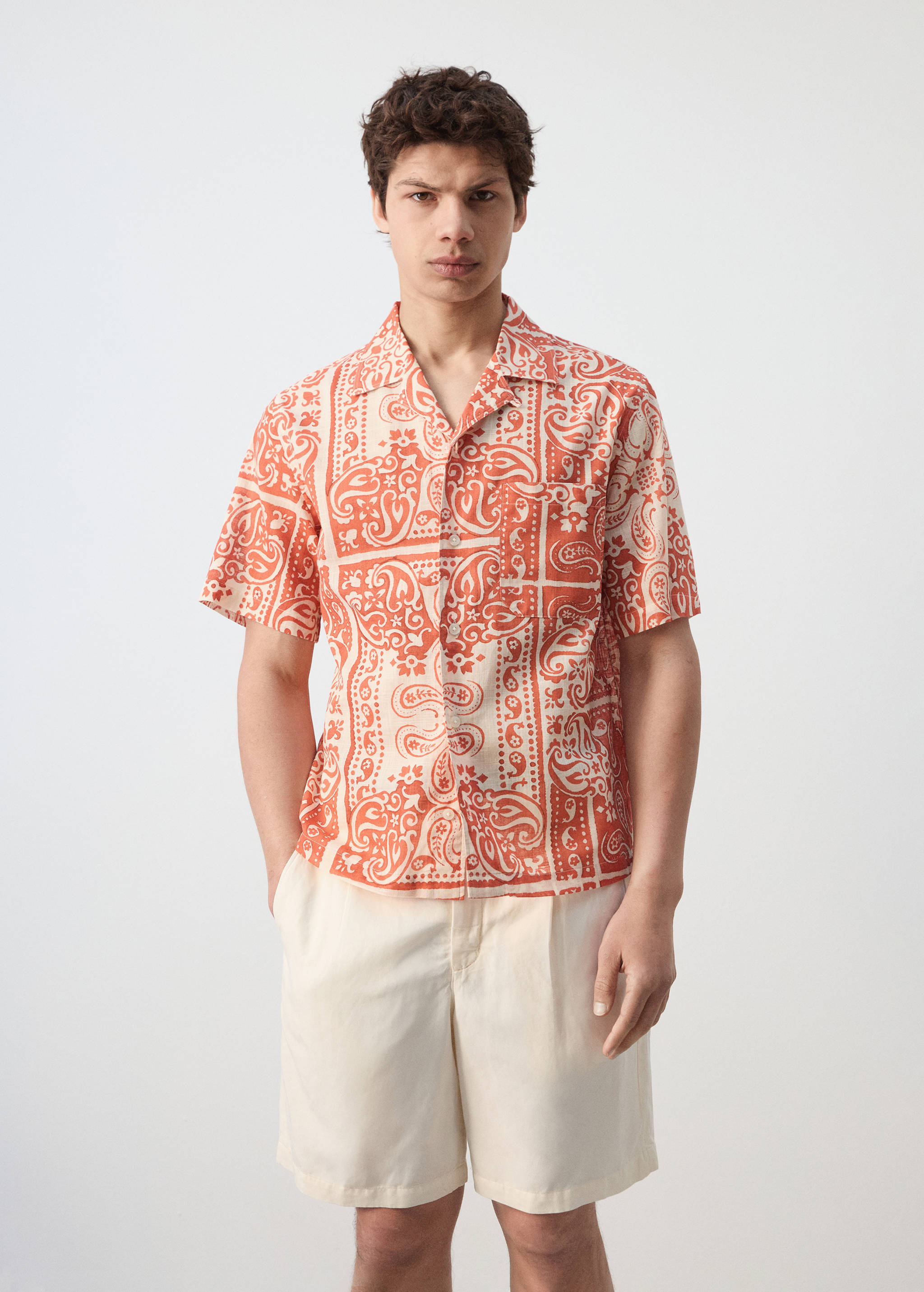 Рубашка хлопок и лен с принтом - Средний план