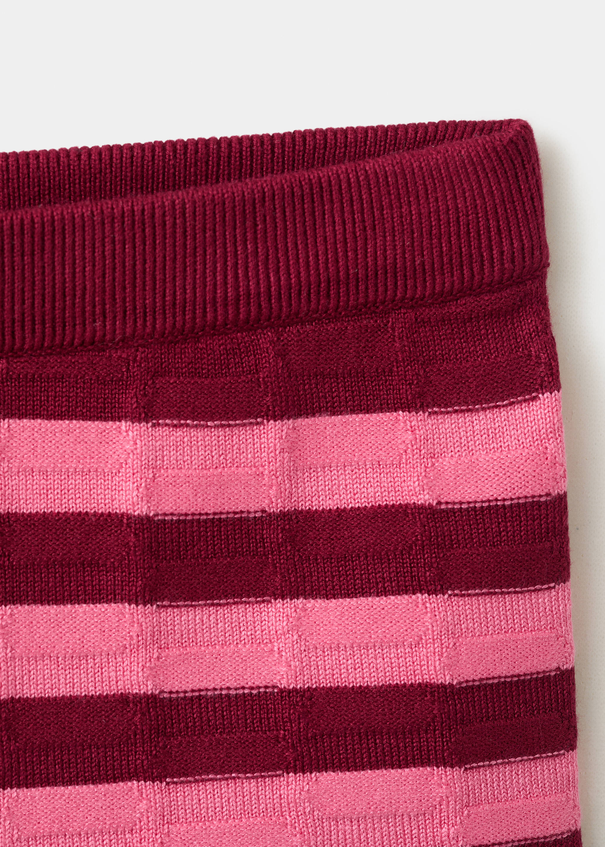 Calções curtos de malha às riscas - Pormenor do artigo 8