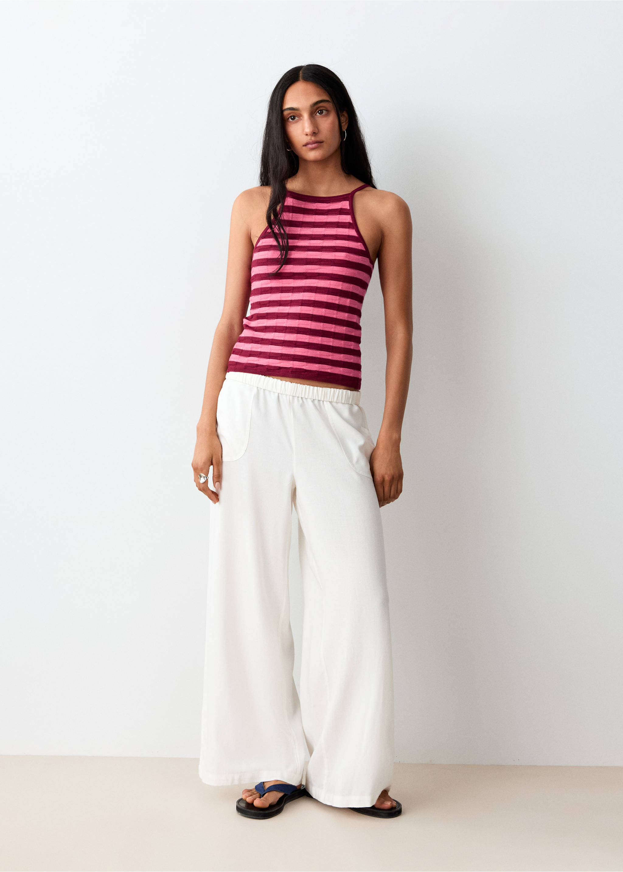 Open back knitted top - Details of the article 2, Pink. Ref: 27019215-00.