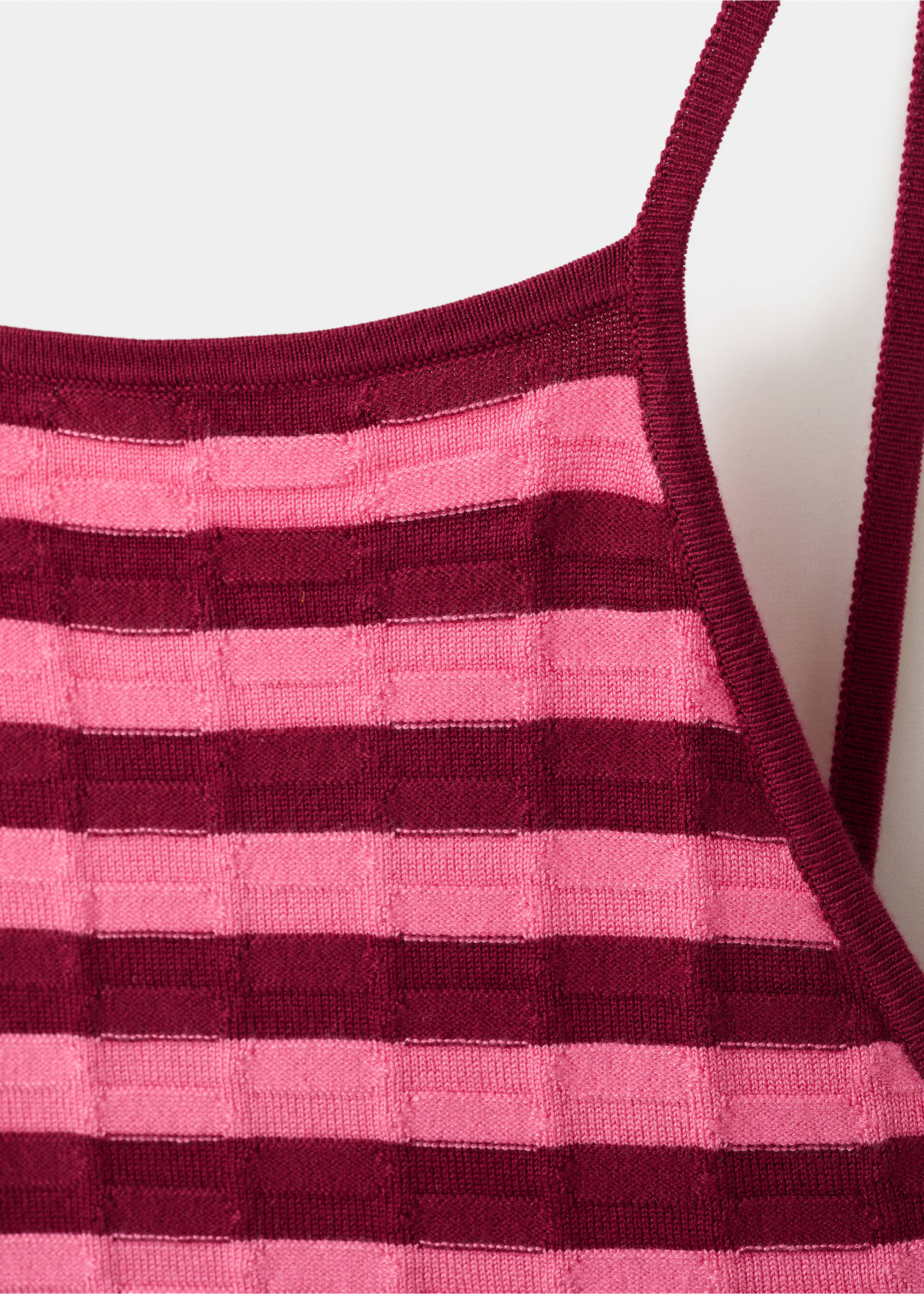 Open back knitted top - Details of the article 8, Pink. Ref: 27019215-00.