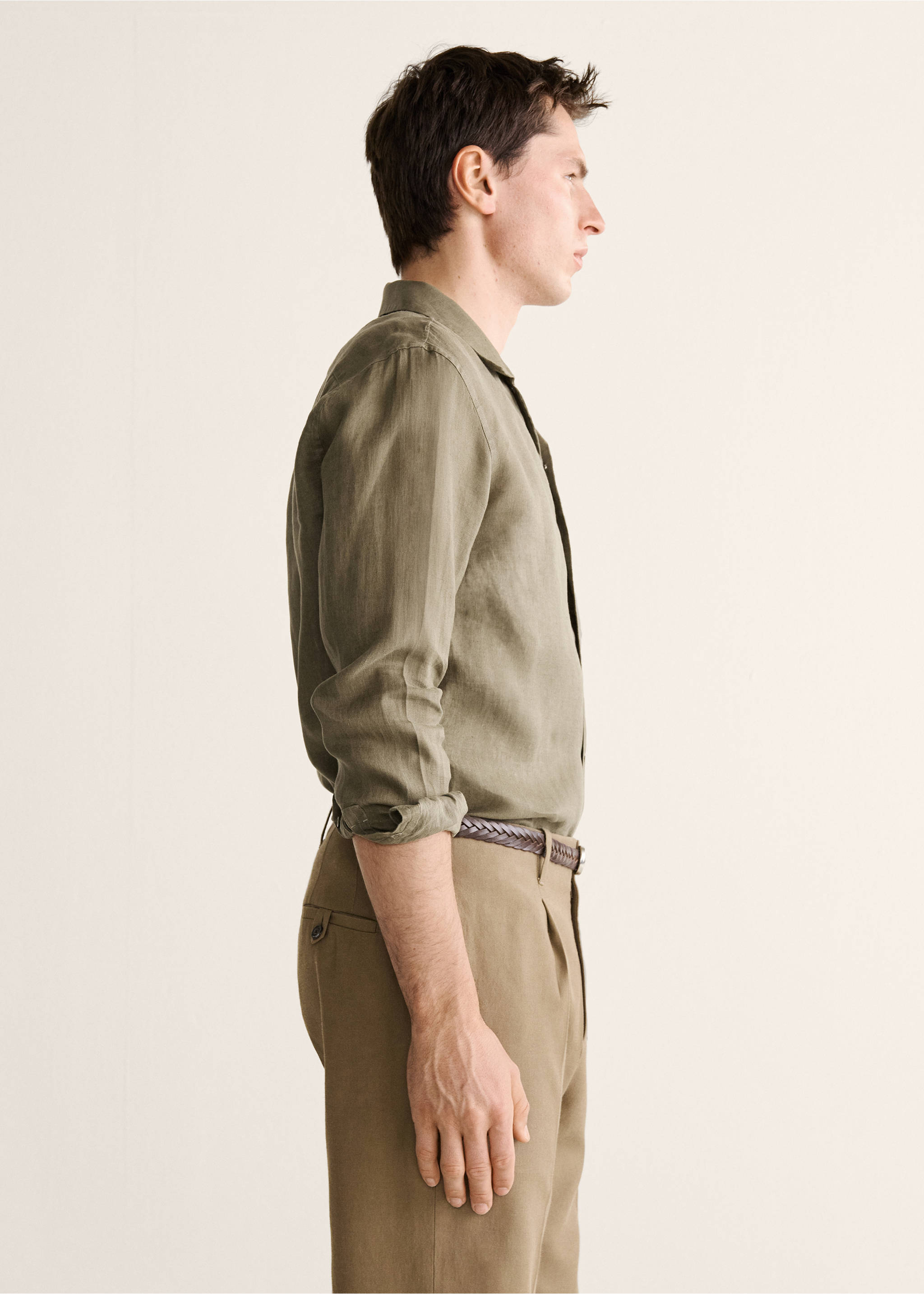 Regular-fit 100% linen shirt - Details of the article 2, Khaki. Ref: 27019217-00.