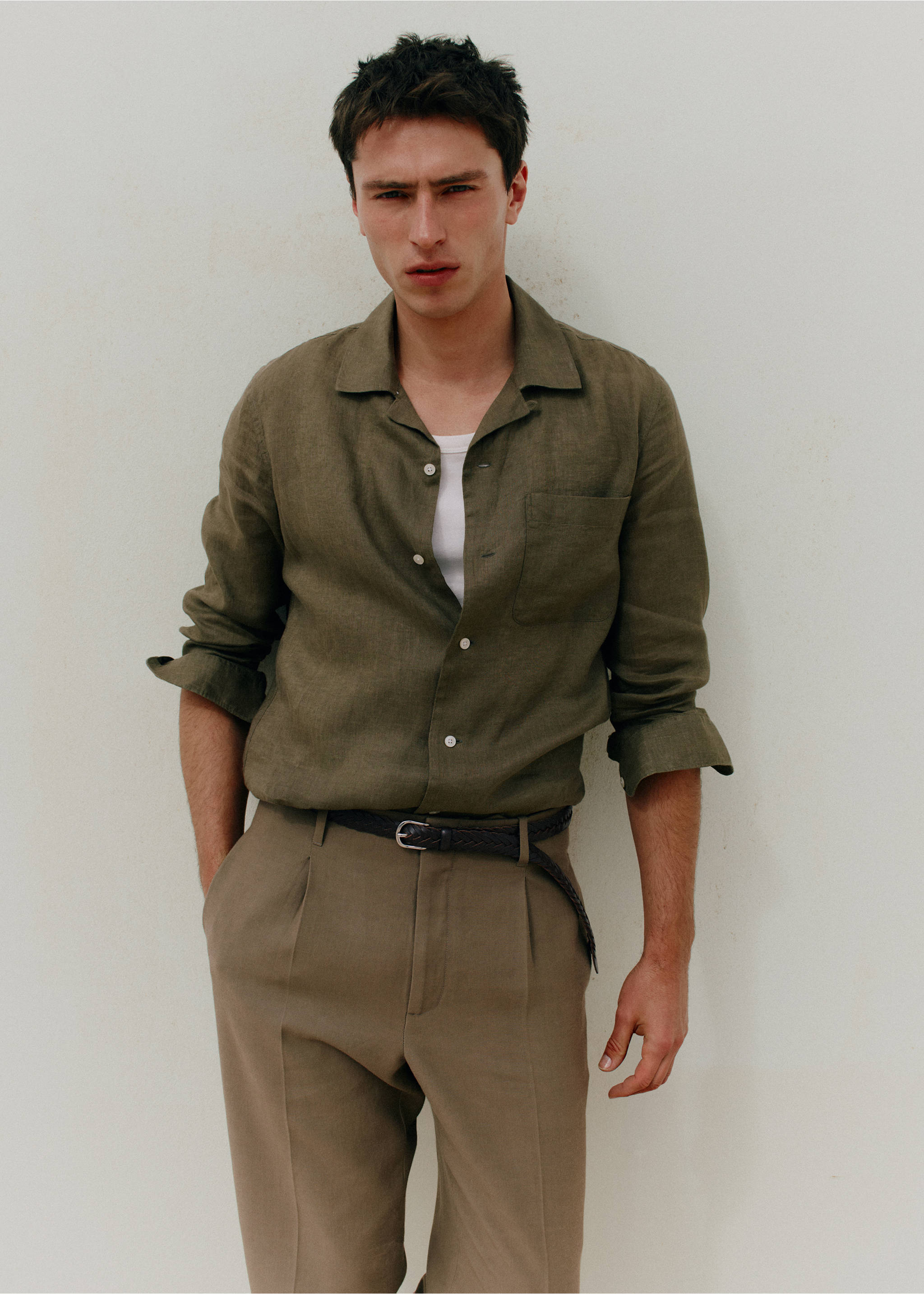 Regular-fit 100% linen shirt - Details of the article 5, Khaki. Ref: 27019217-00.