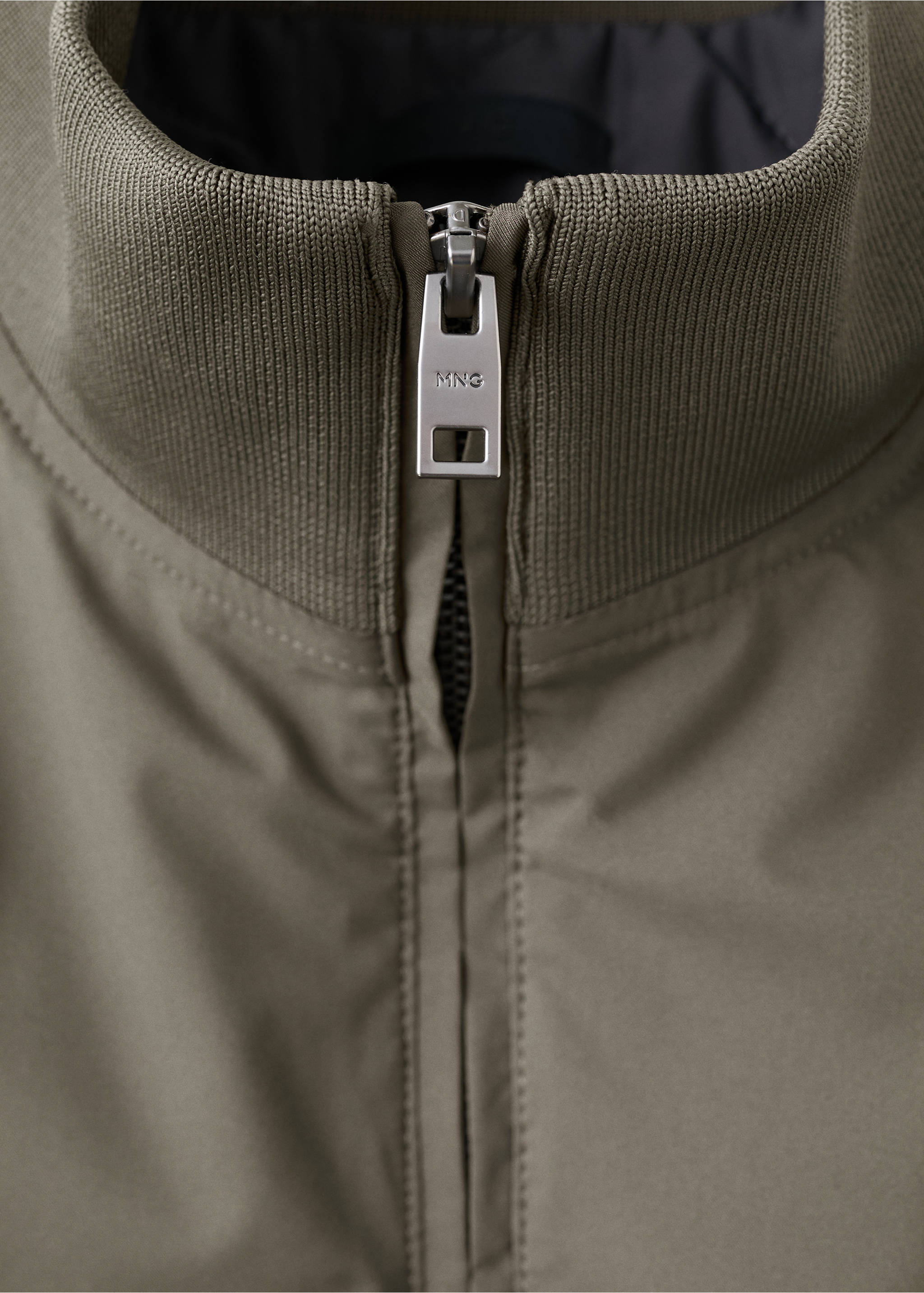 Water-repellent bomber jacket - Details of the article 8, Khaki. Ref: 27021181-00.