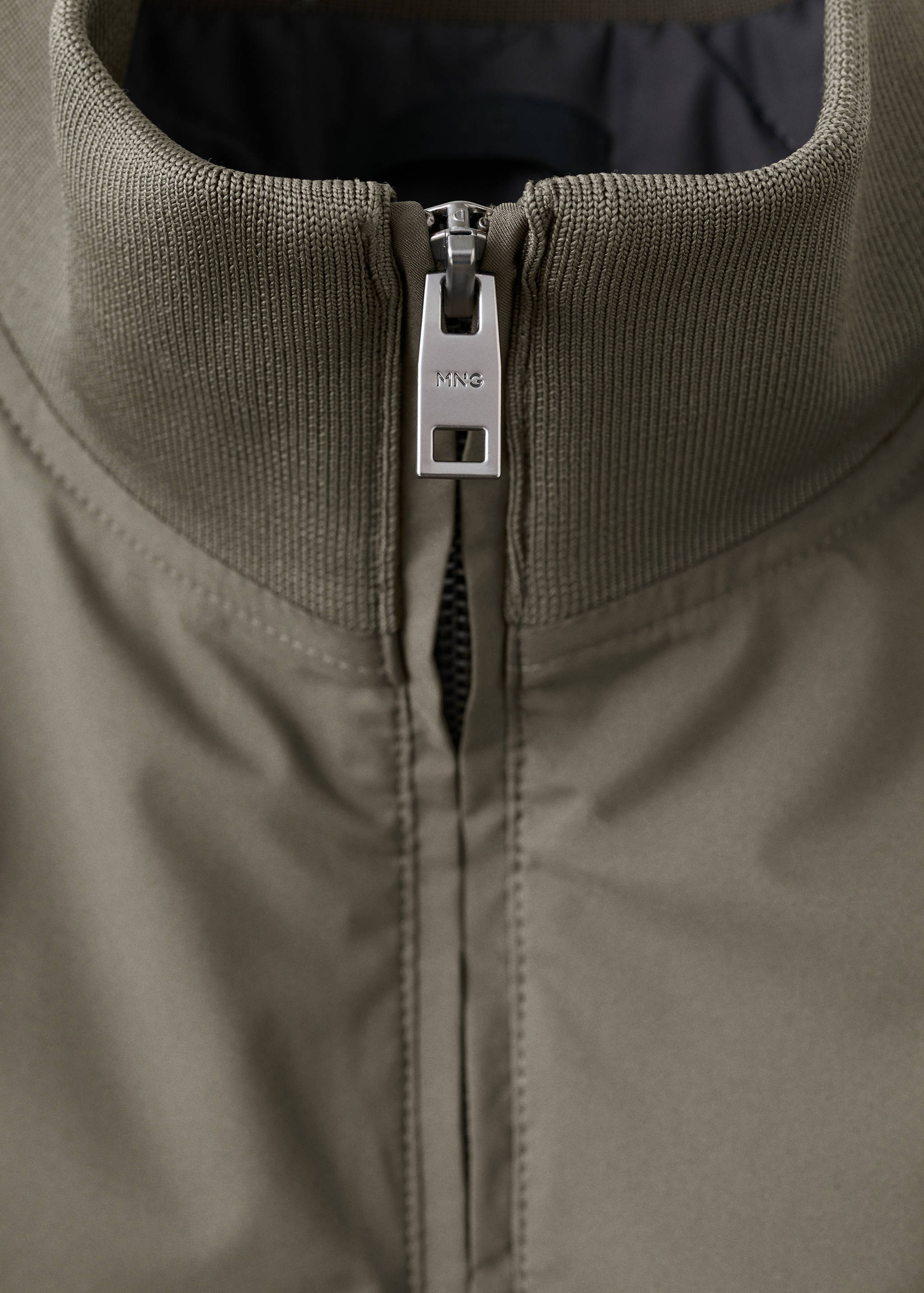 Water-repellent bomber jacket - Details of the article 8