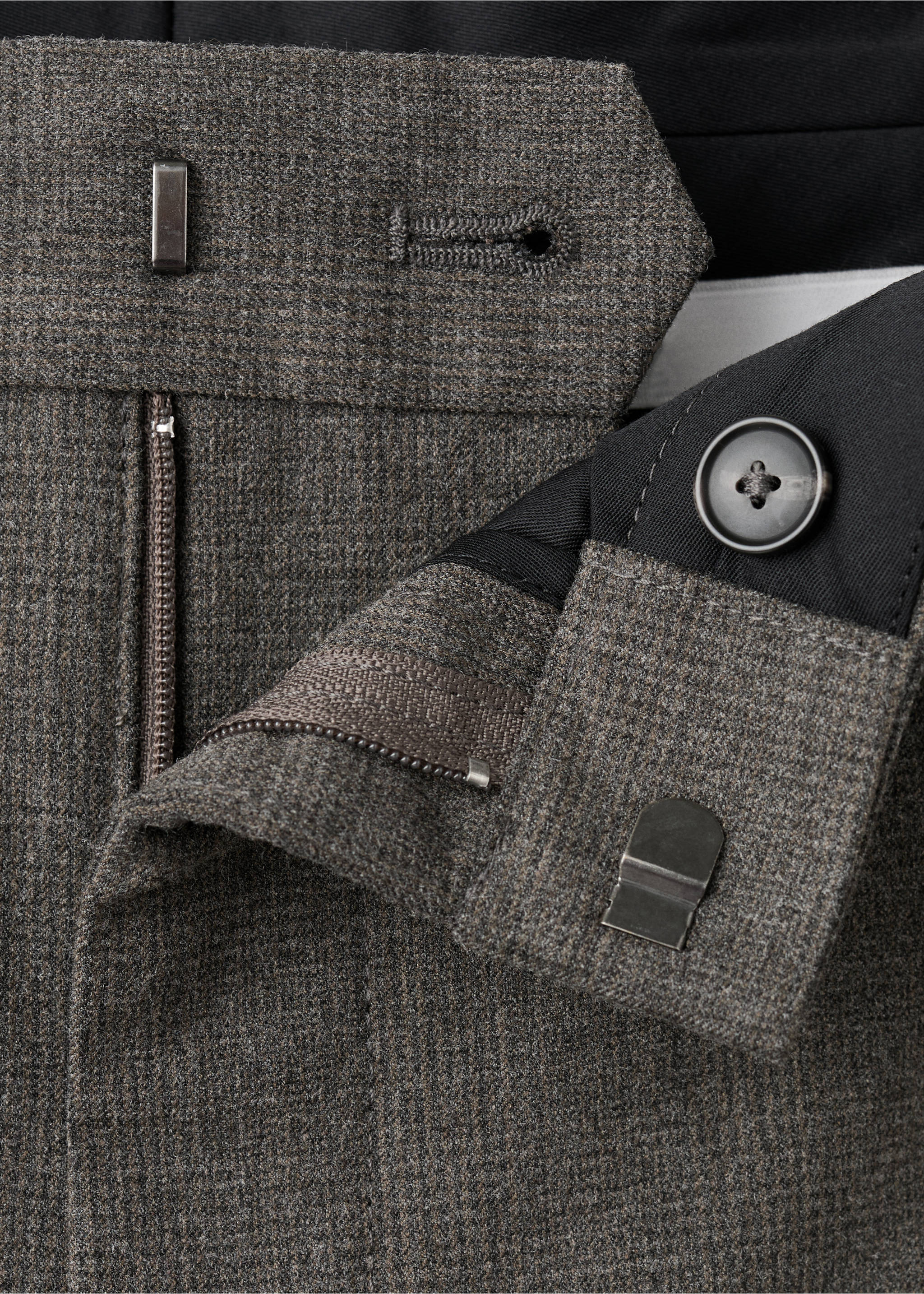 Fluid regular-fit trousers - Details of the article 8, Medium Brown. Ref: 27021189-00.