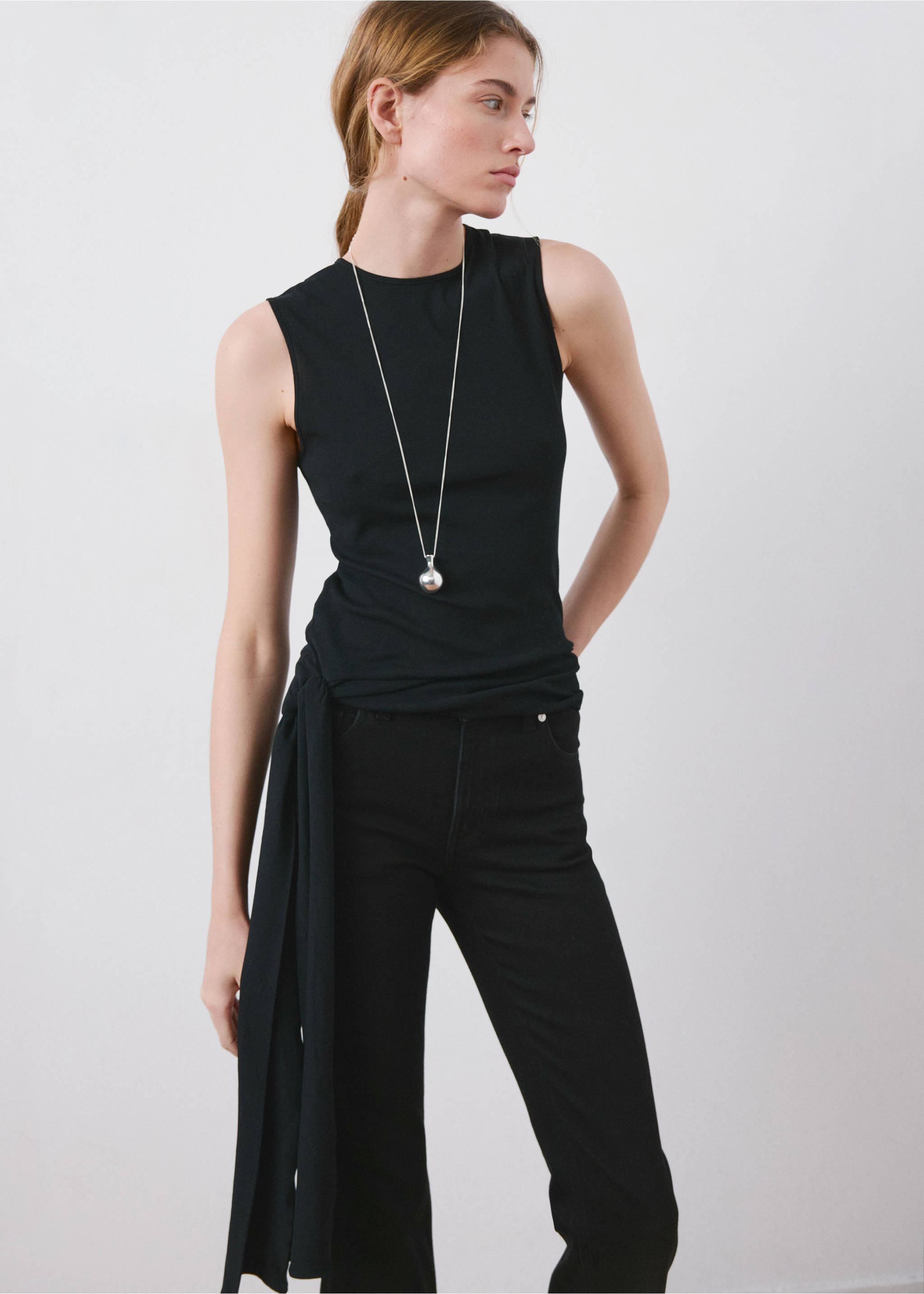 Sienna flared cropped jeans - Details of the article 1, Black denim. Ref: 27021194-00.