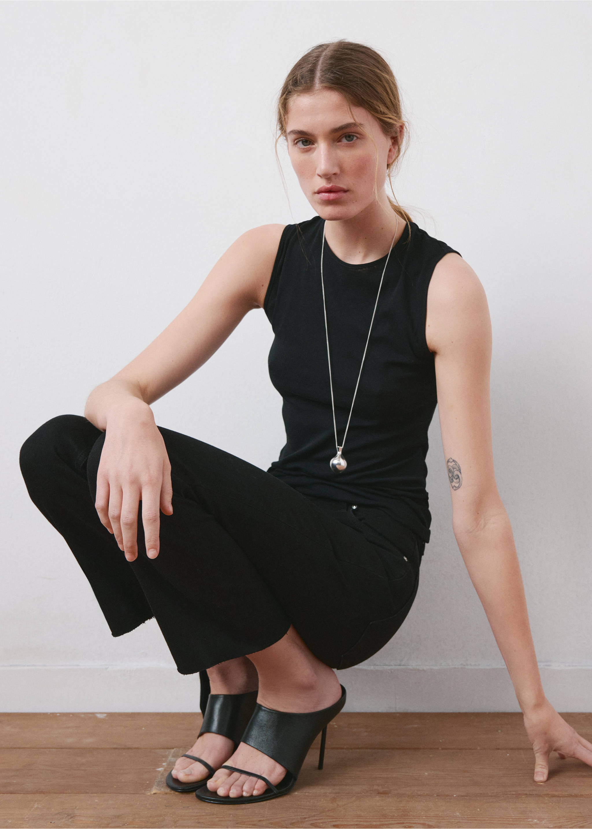 Sienna flared cropped jeans - Details of the article 2, Black denim. Ref: 27021194-00.