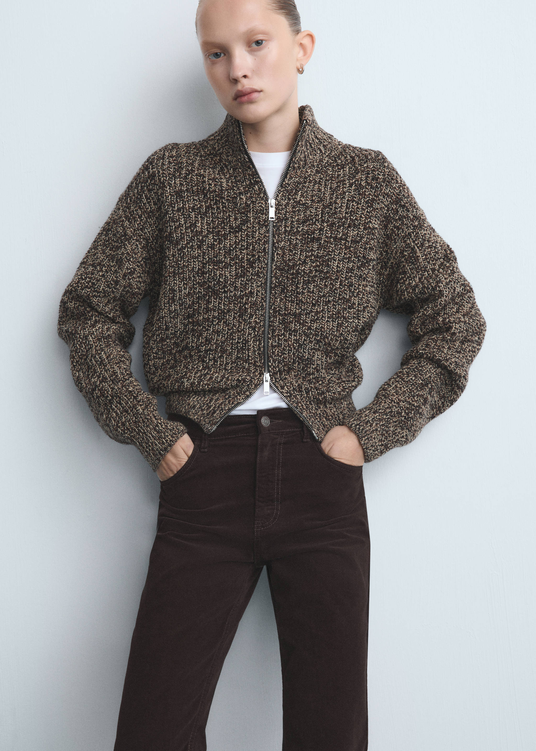 Velvet flared jeans - Details of the article 2