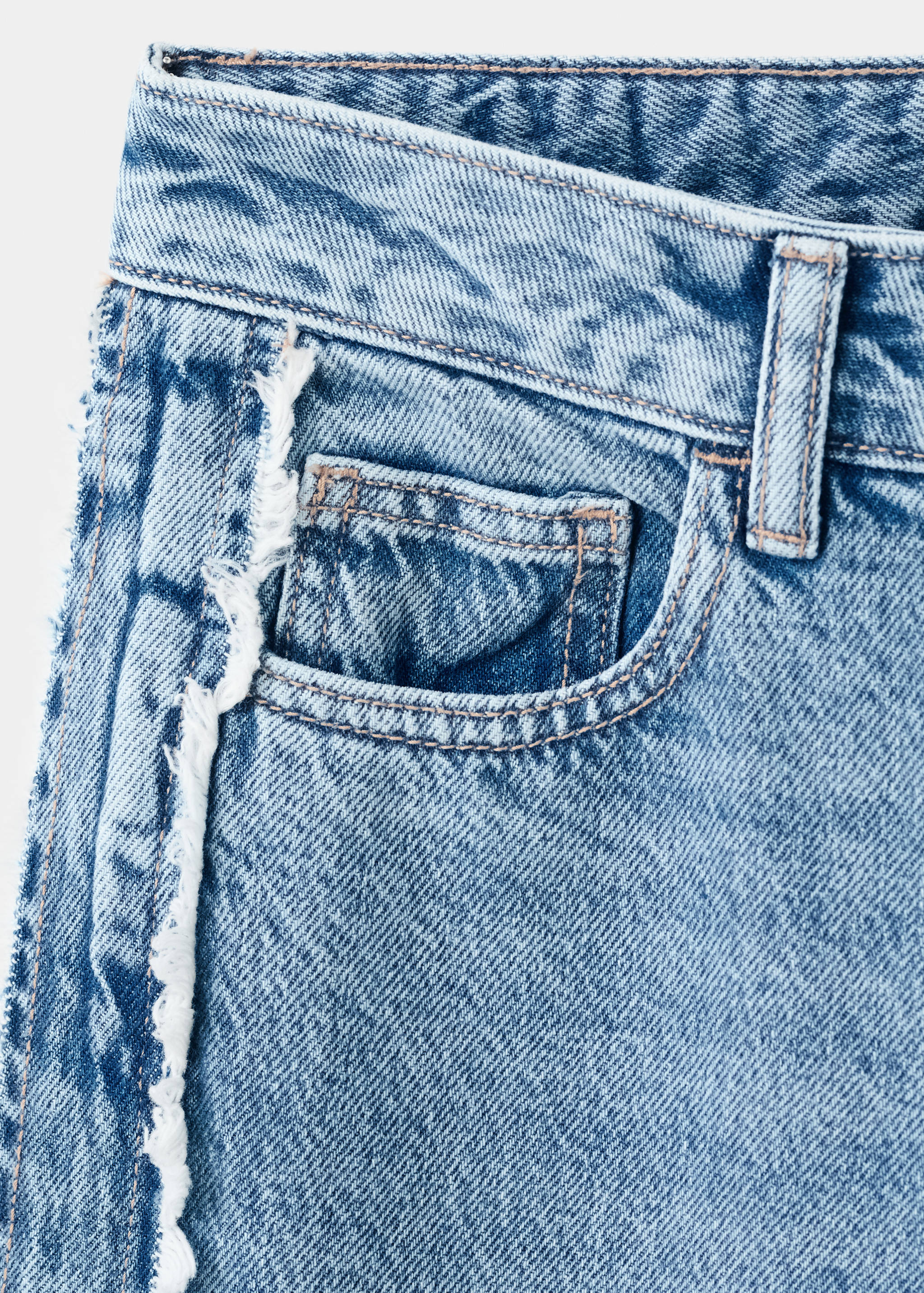 Frayed low-waist jeans - Details of the article 0