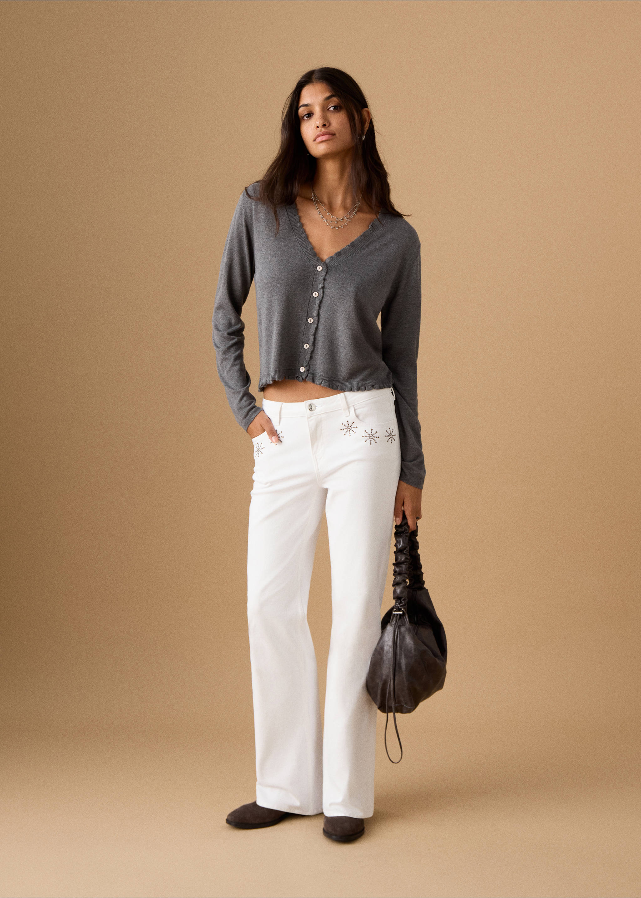 جينز مستقيم مزين بالمسامير - رؤية عامة, سكري. Ref: 27021220-00.