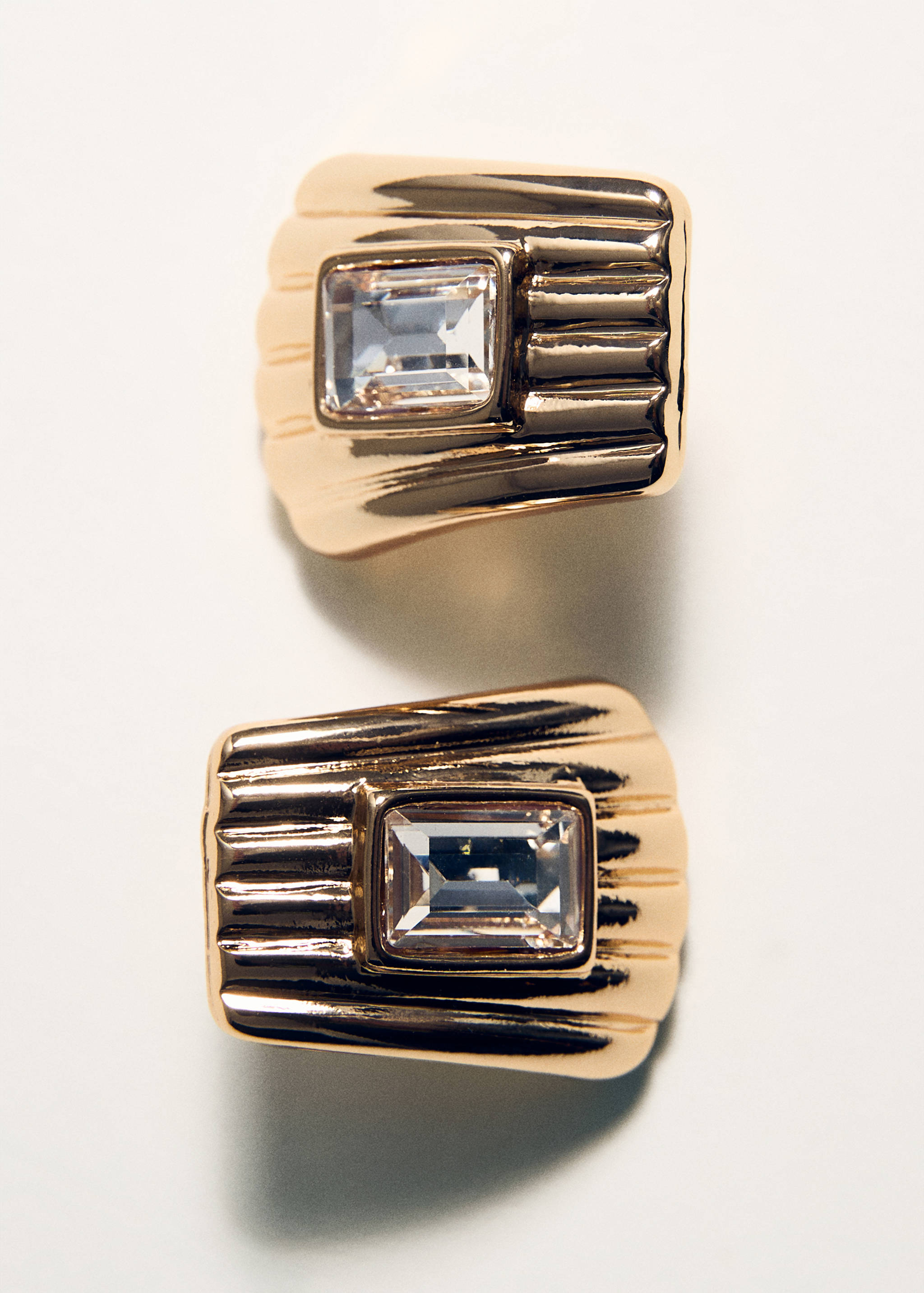 Ασορτί σκουλαρίκια με ανάγλυφο - Λεπτομέρεια του προϊόντος 5