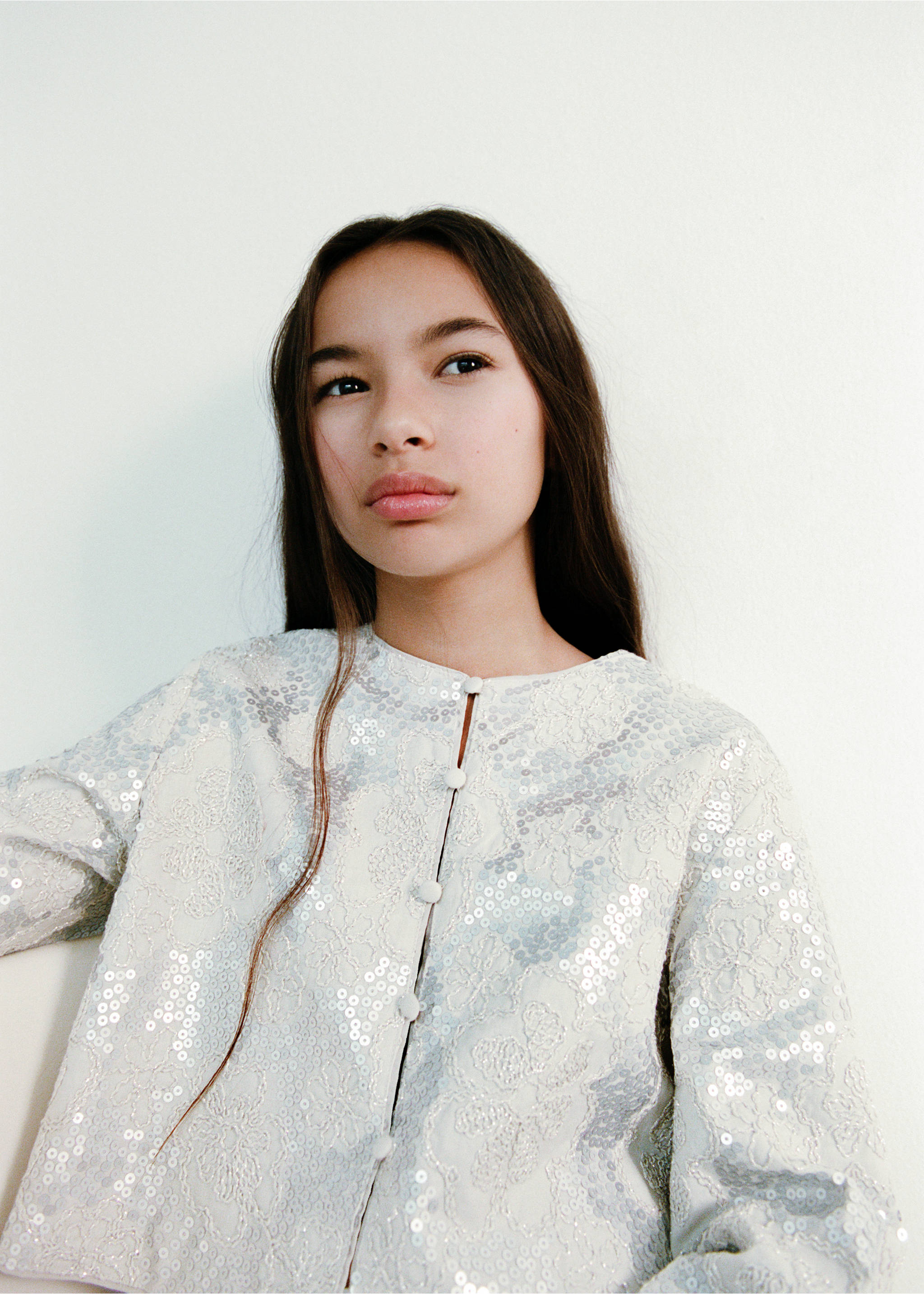 Chaqueta lino bordada lentejuelas - Detalle del artículo 5, Beige. Ref: 27021230-00.