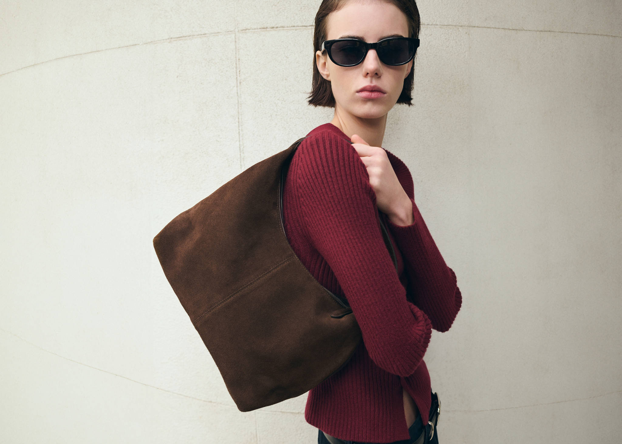 Suede shoulder bag with stitching - Panoramic plane