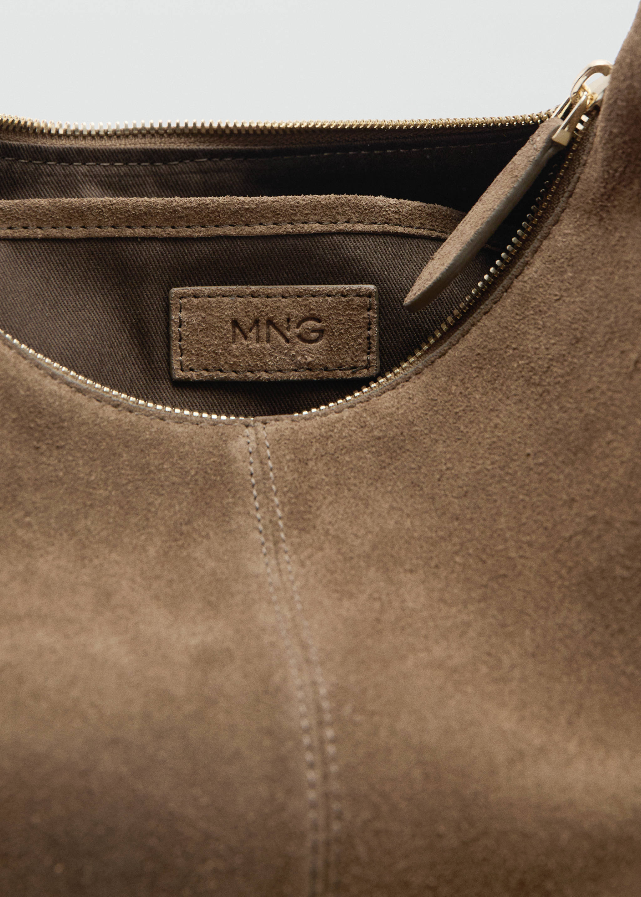 Τσάντα ώμου από σουέντ με ραφές - Λεπτομέρεια του προϊόντος 2