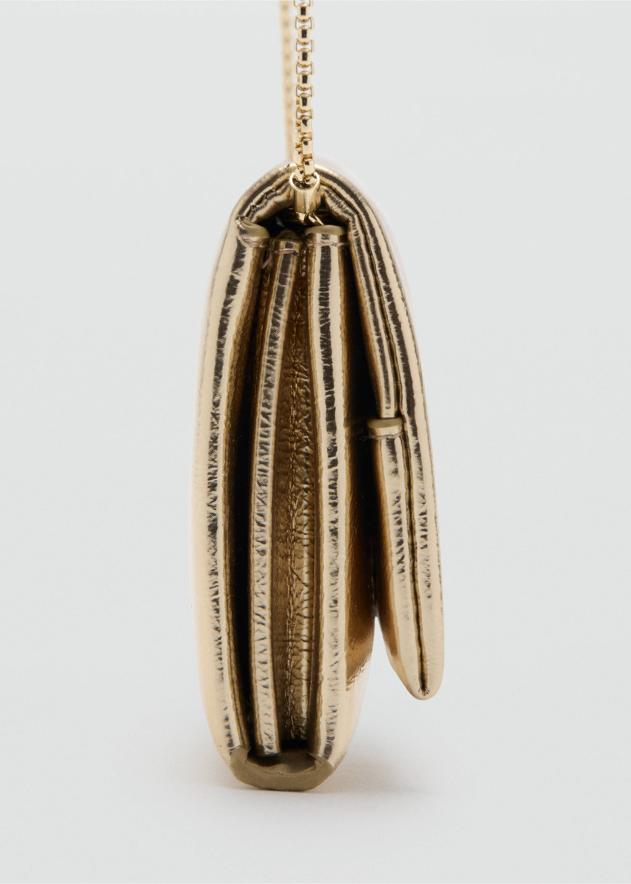 Crossbody bag with flap - Details of the article 1, Gold. Ref: 27021238-00.