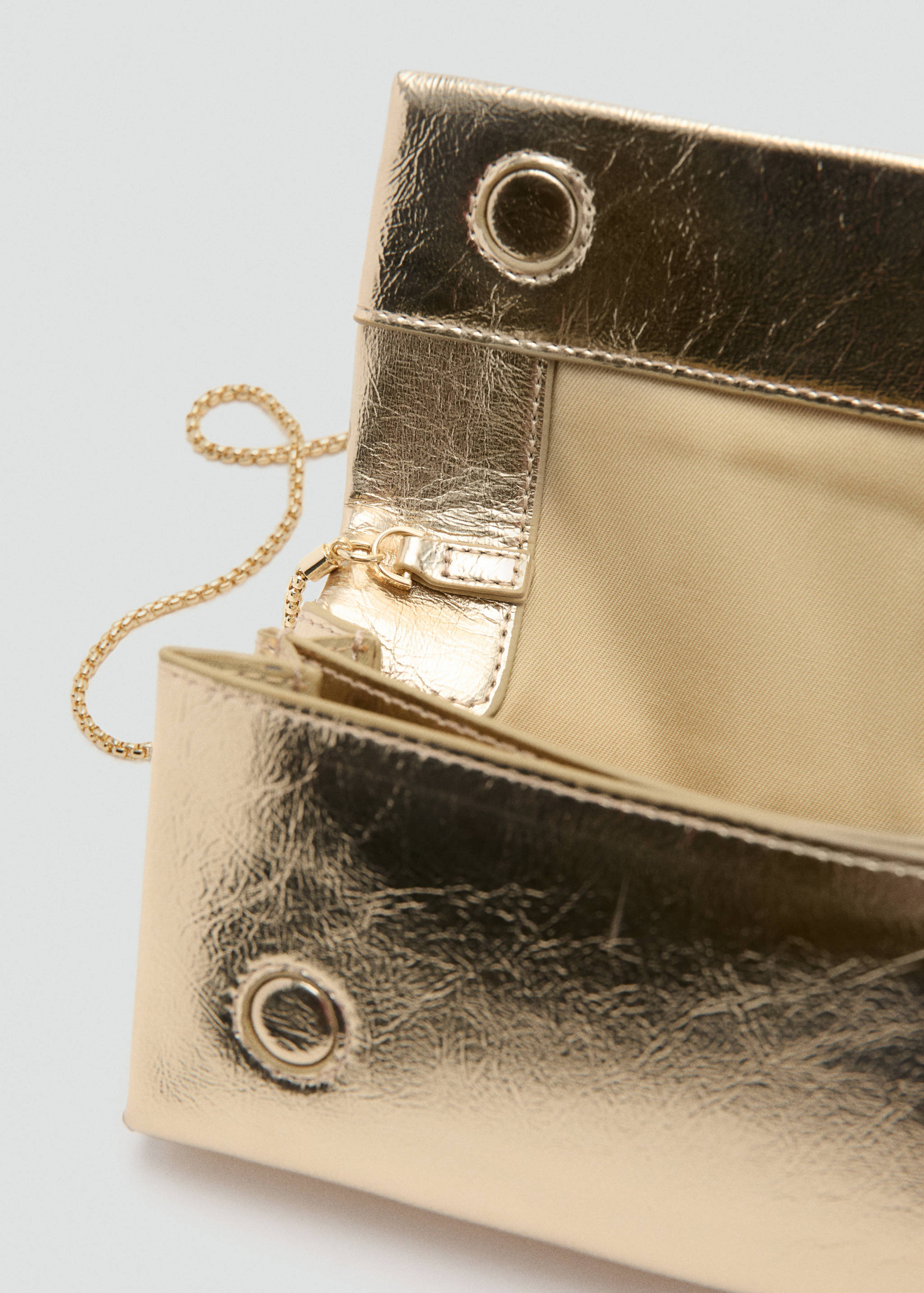 Crossbody bag with flap - Details of the article 3