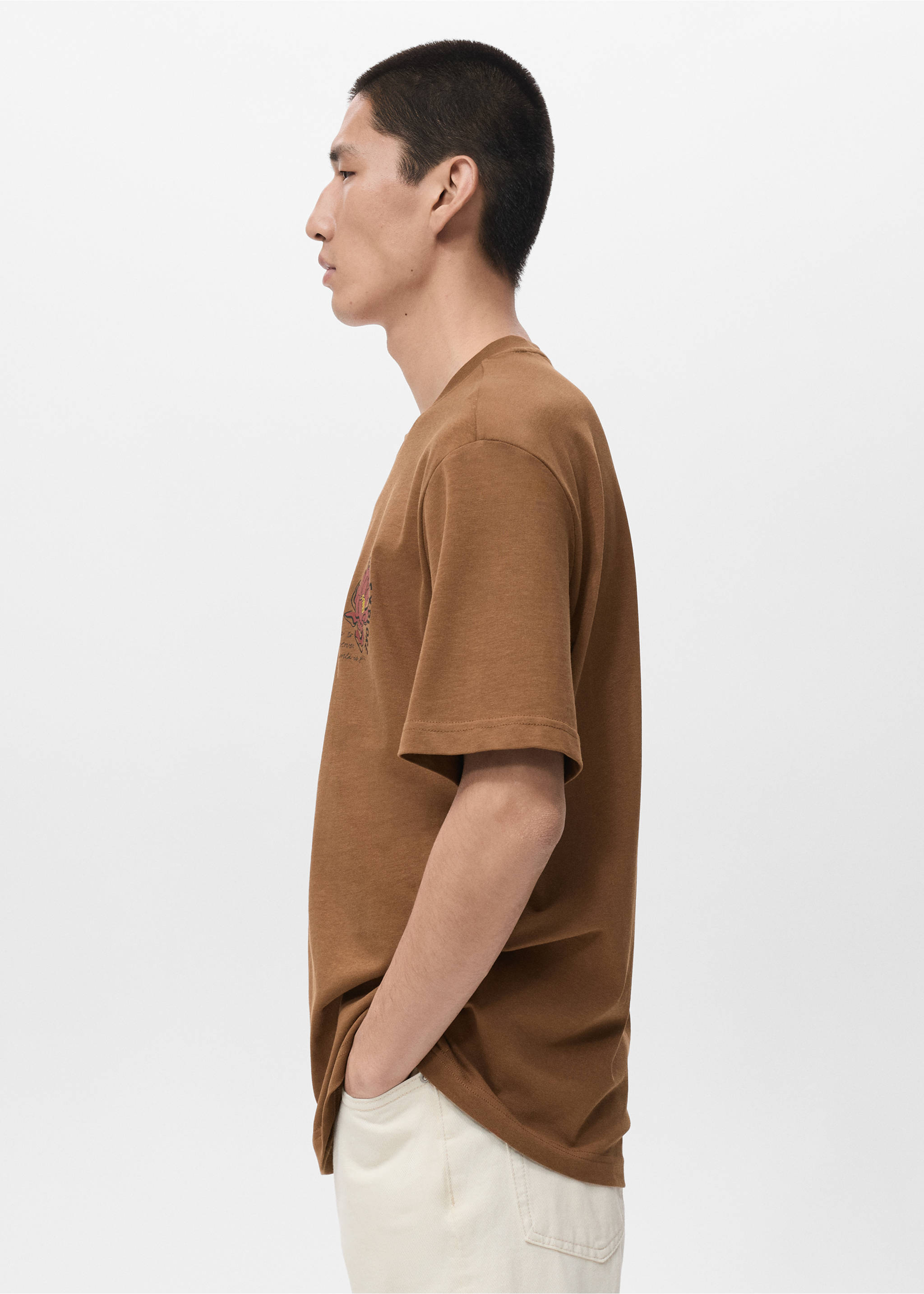 100% cotton t-shirt text - Details of the article 2, Tobacco Brown. Ref: 27021242-00.
