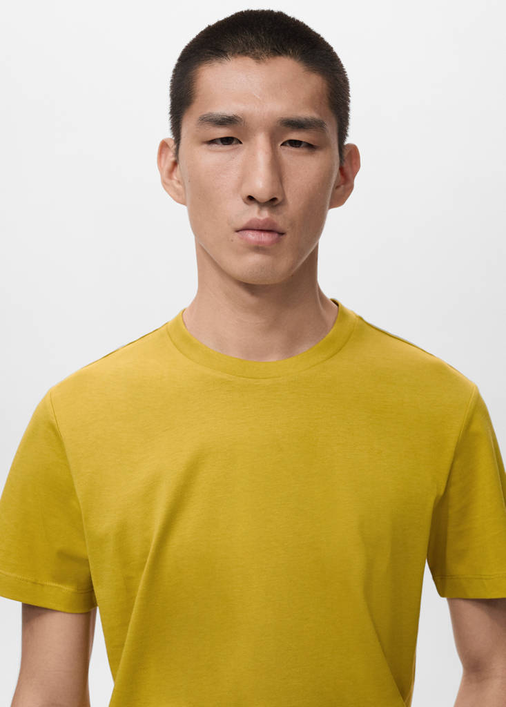 Slim-fit short-sleeved t-shirt — Mustard