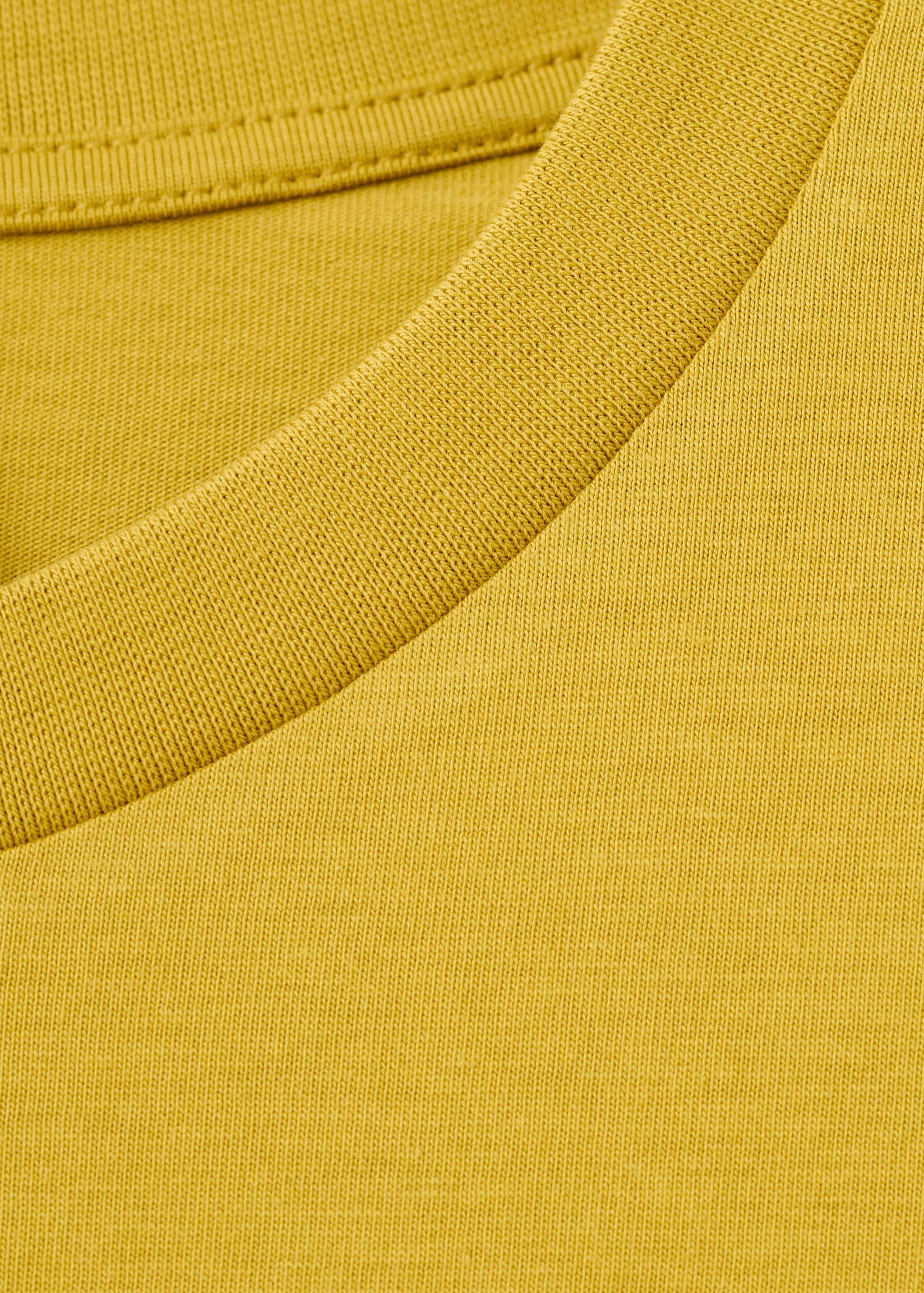 Slim-fit short-sleeved t-shirt - Details of the article 8