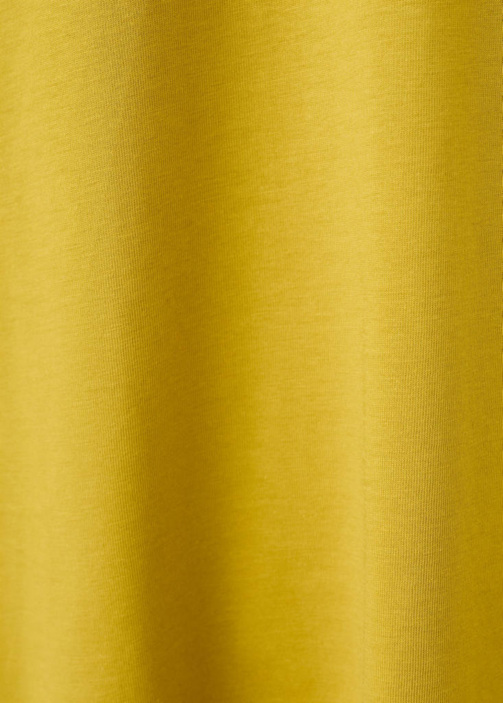 Slim-fit short-sleeved t-shirt — Mustard