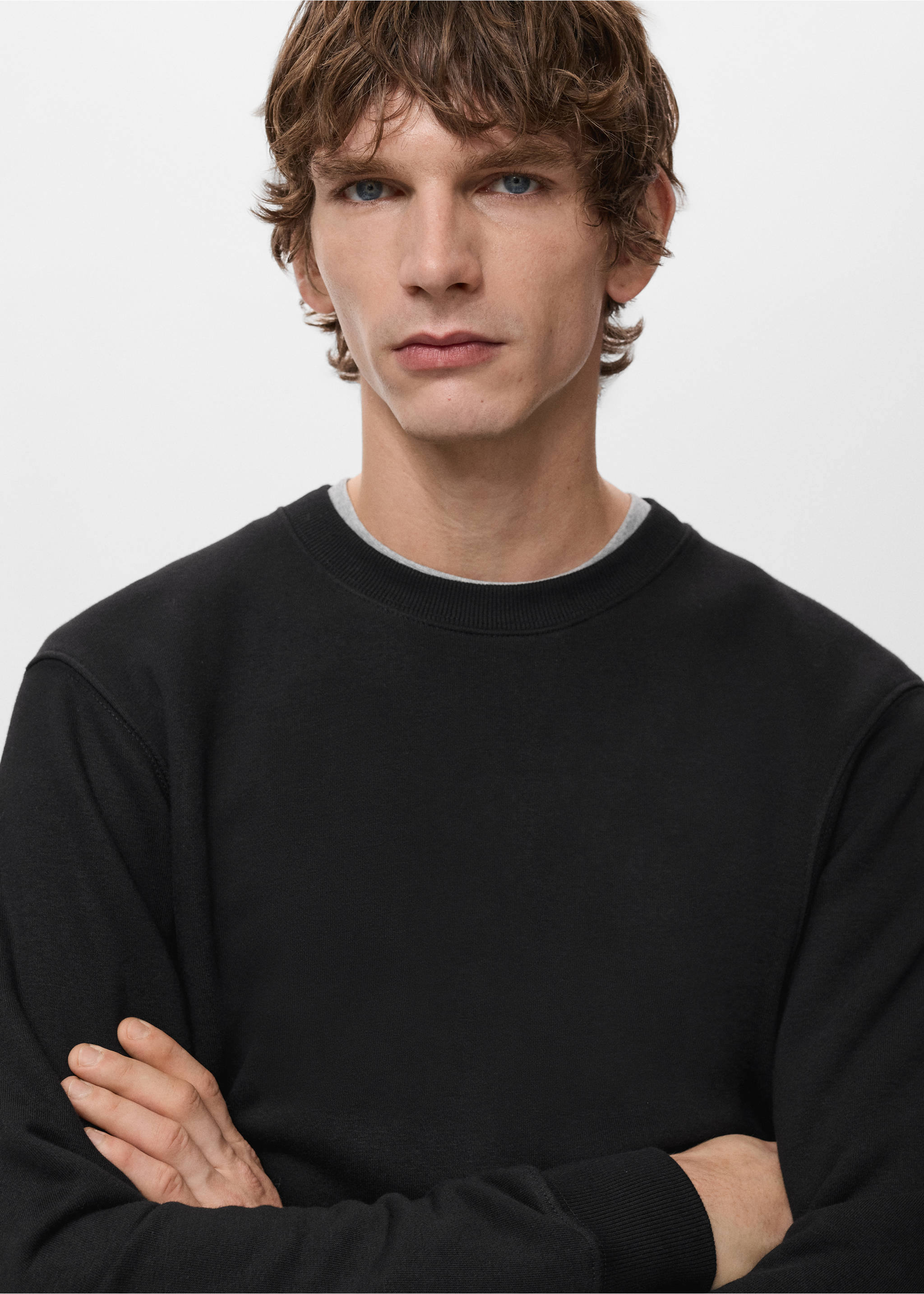 Cotton sweatshirt with soft-touch interior - Details of the article 1, Black. Ref: 27021266-00.