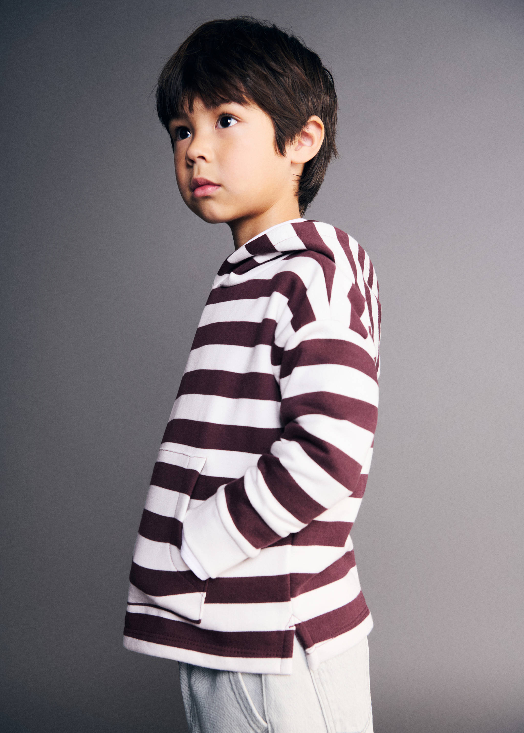 Sudadera rayas capucha - Plano medio