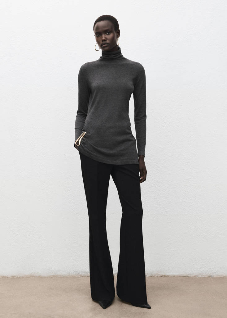 Turtleneck sweater with brooch — Charcoal
