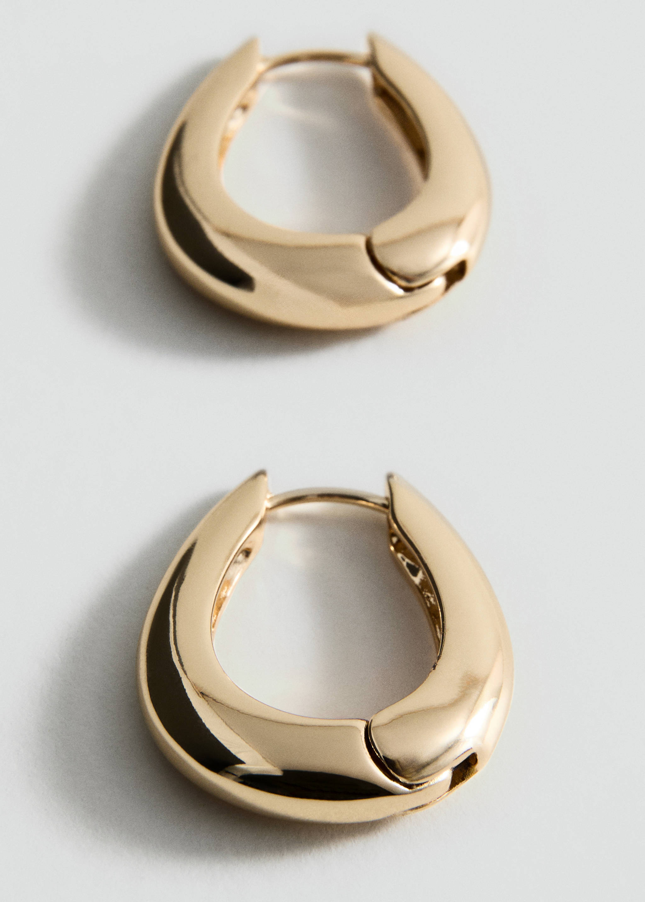 Volume hoop earrings - Details of the article 1