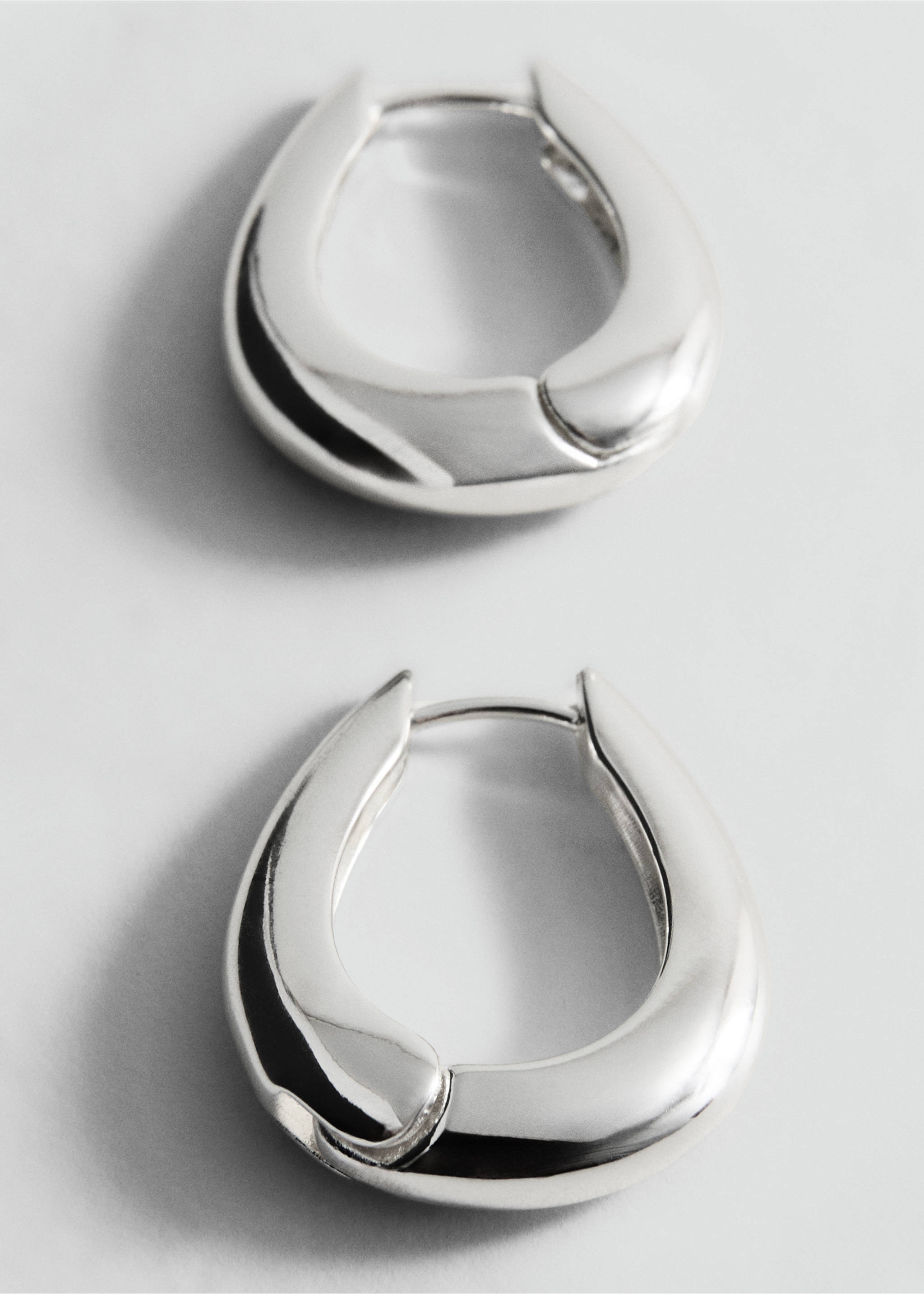 Volume hoop earrings - Details of the article 1, Silver. Ref: 27021280-00.