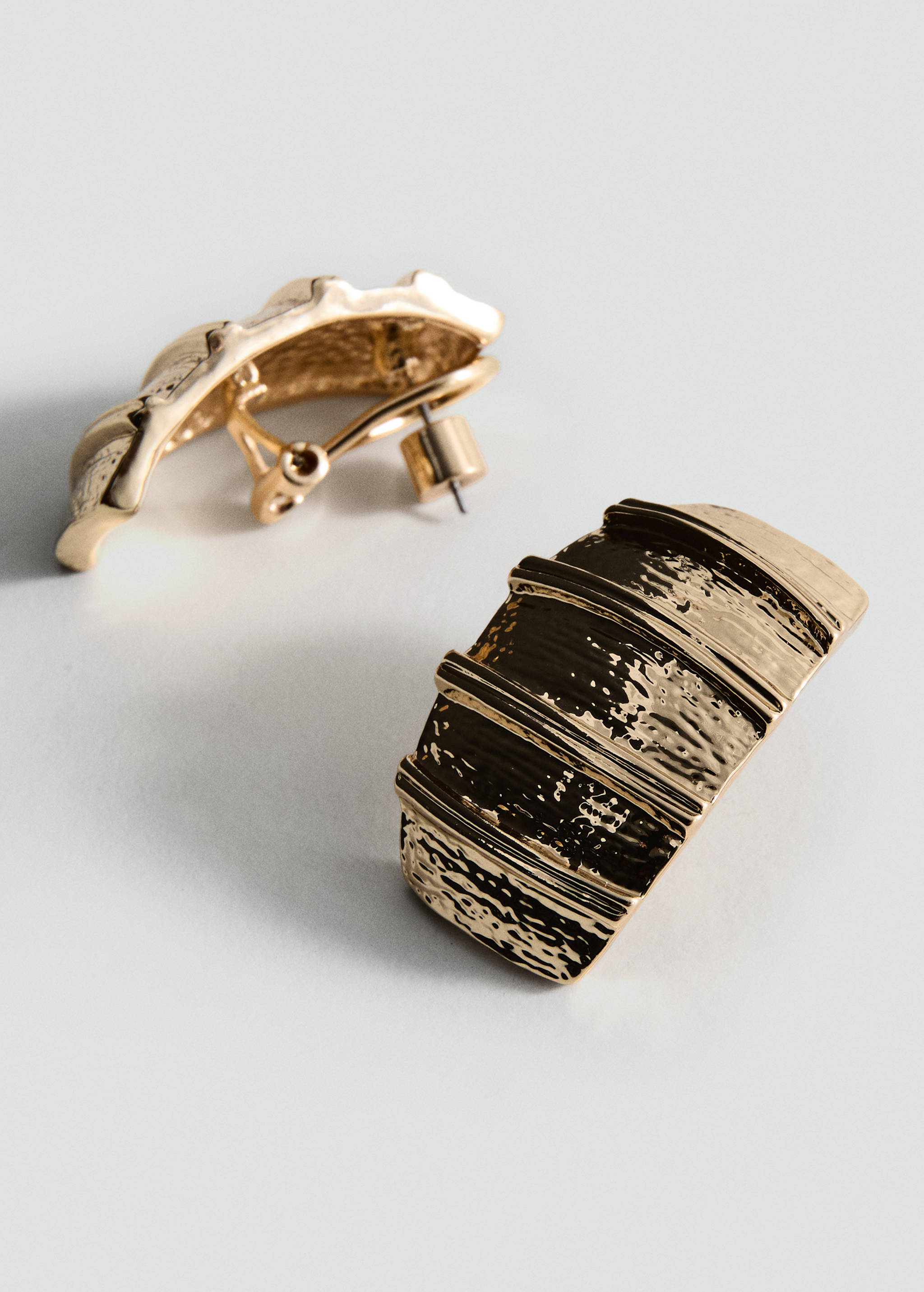 Textured-relief earrings - Medium plane