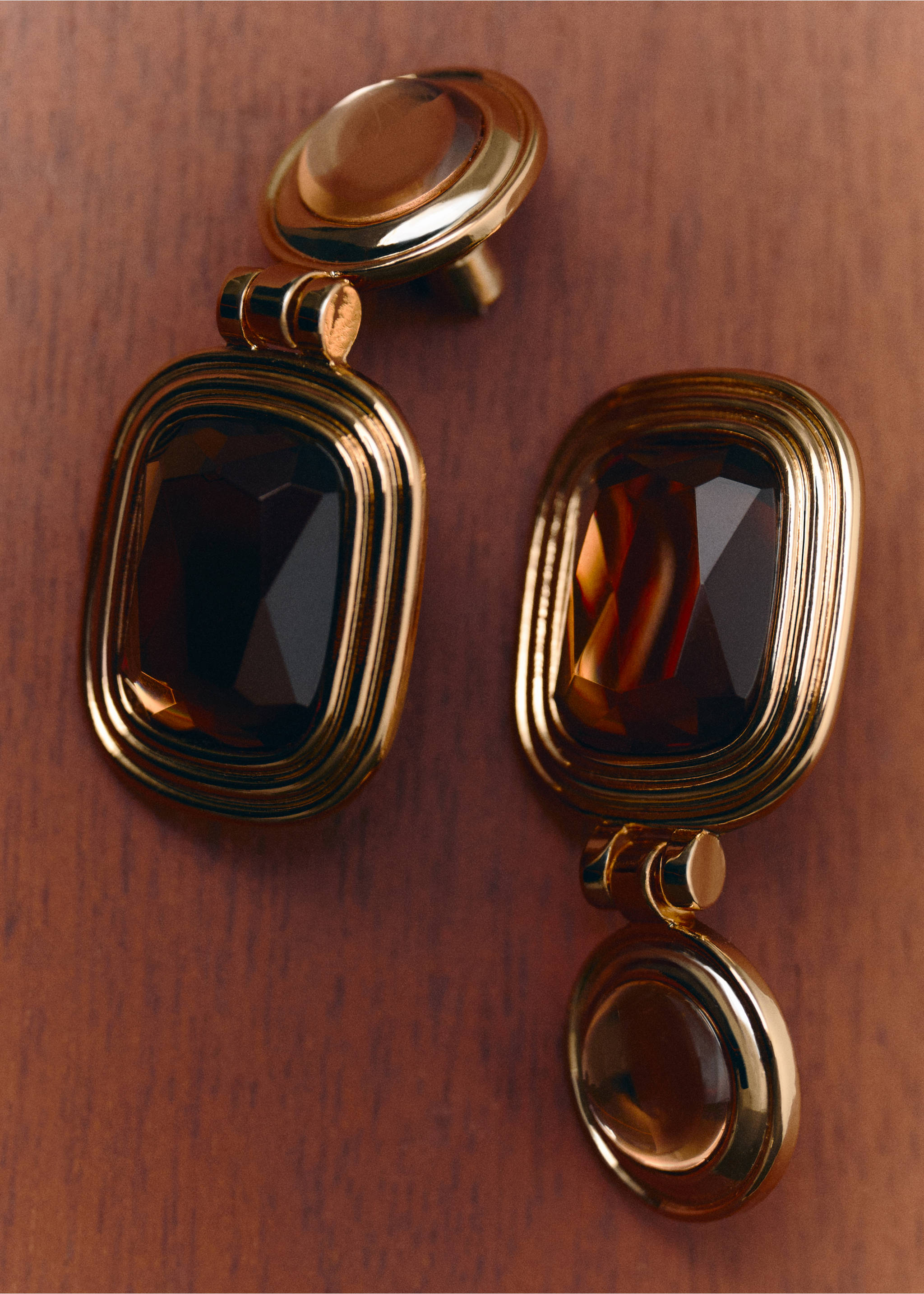Combined resin hanging earrings - Details of the article 6, Gold. Ref: 27021286-00.