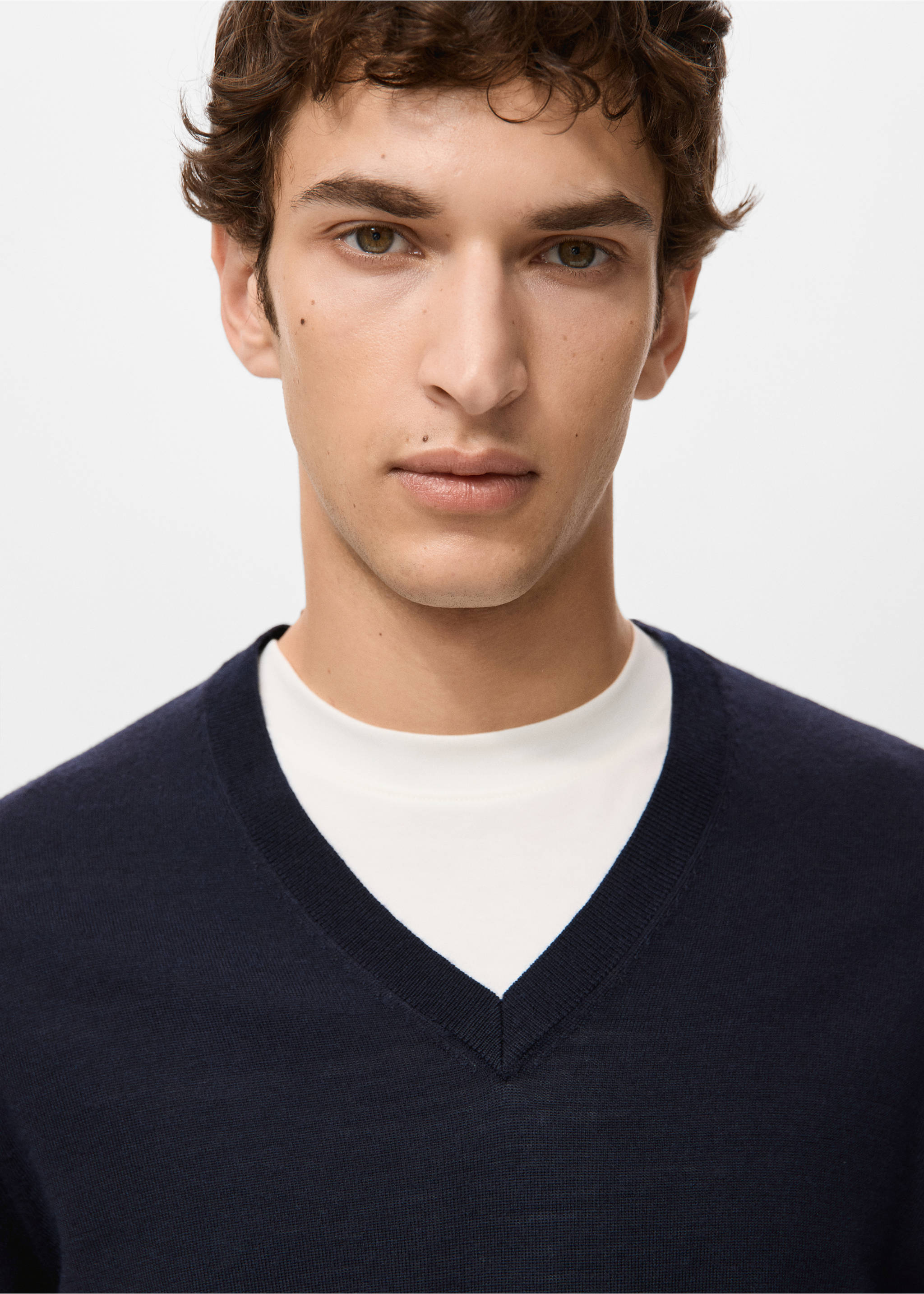 100% merino wool V-neck sweater - Details of the article 1, Navy. Ref: 27021289-00.
