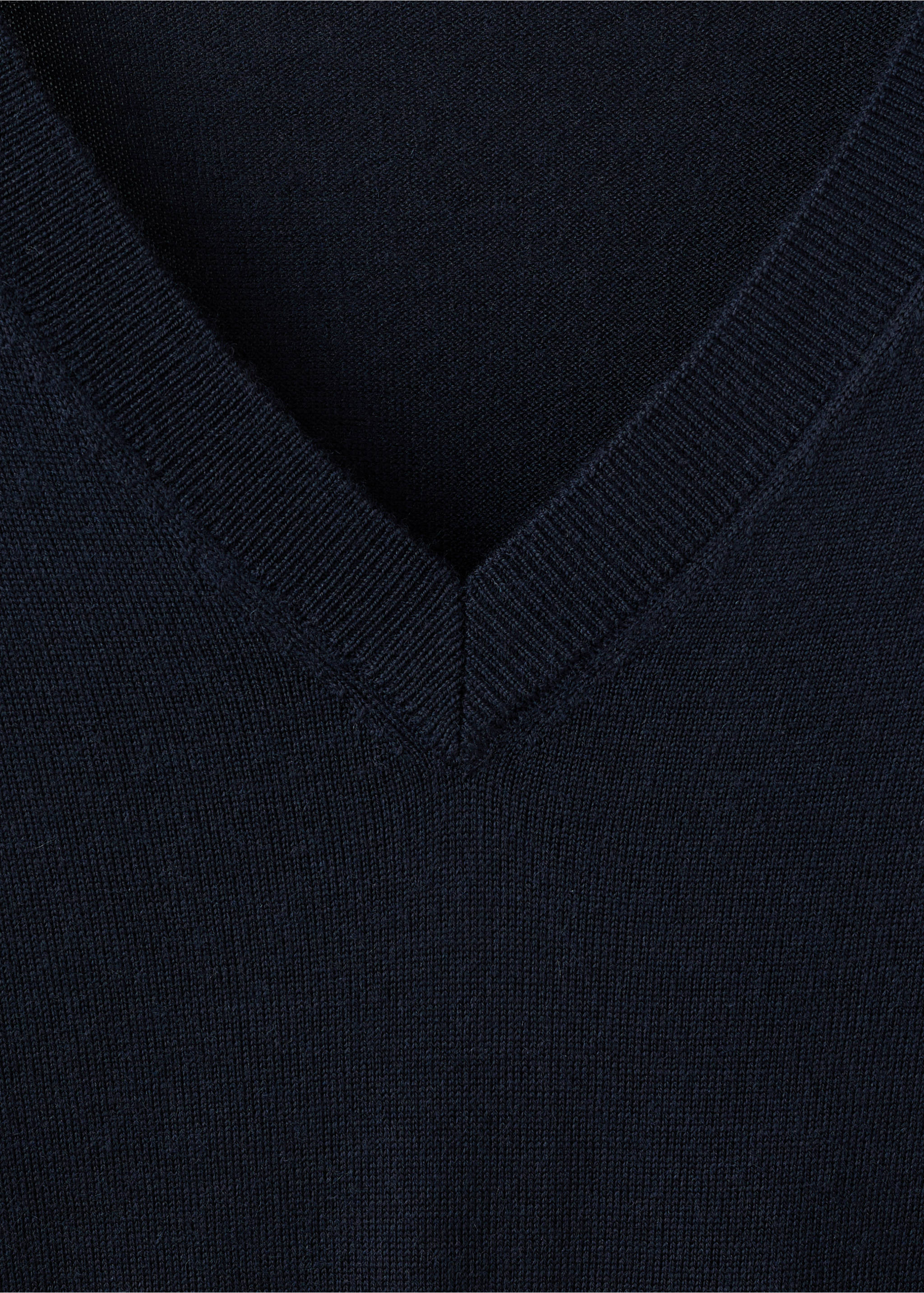 100% merino wool V-neck sweater - Details of the article 8, Navy. Ref: 27021289-00.