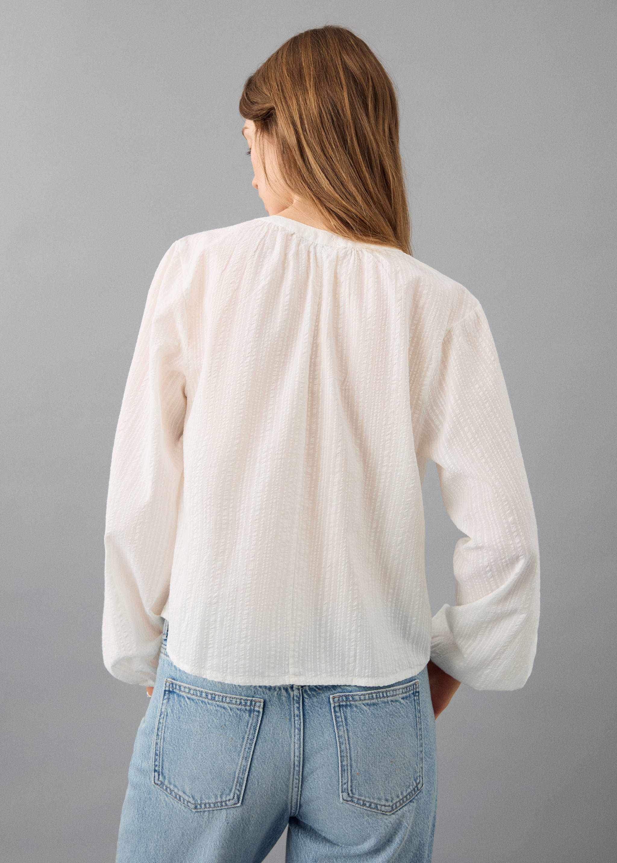 Блузка с вышивкой и бисером - Обратная сторона изделия