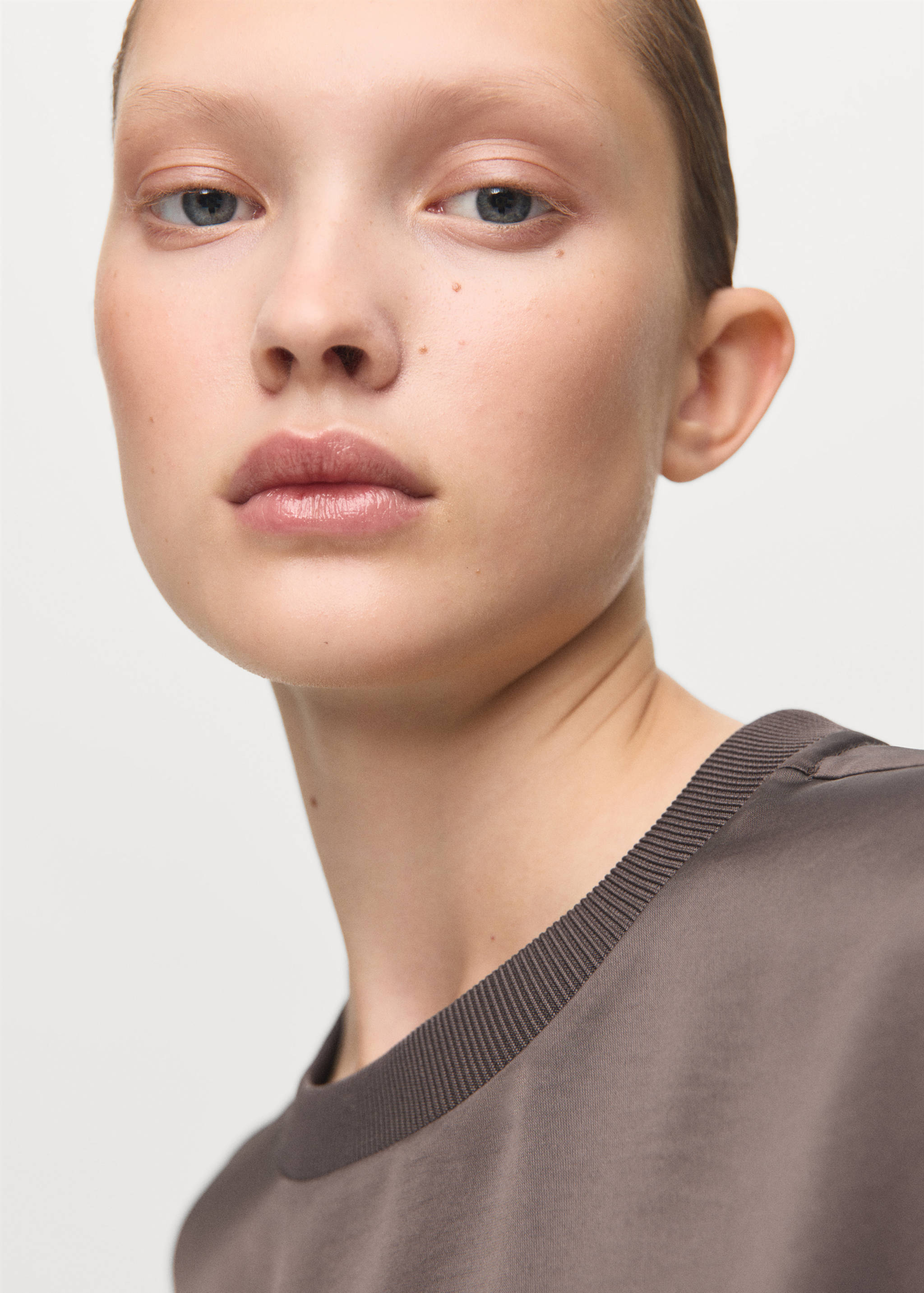 Blusa crop satinada - Detalle del artículo 6