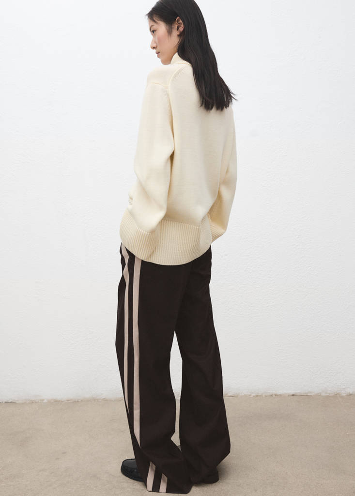Wide leg trousers with contrast stripe — Chocolate