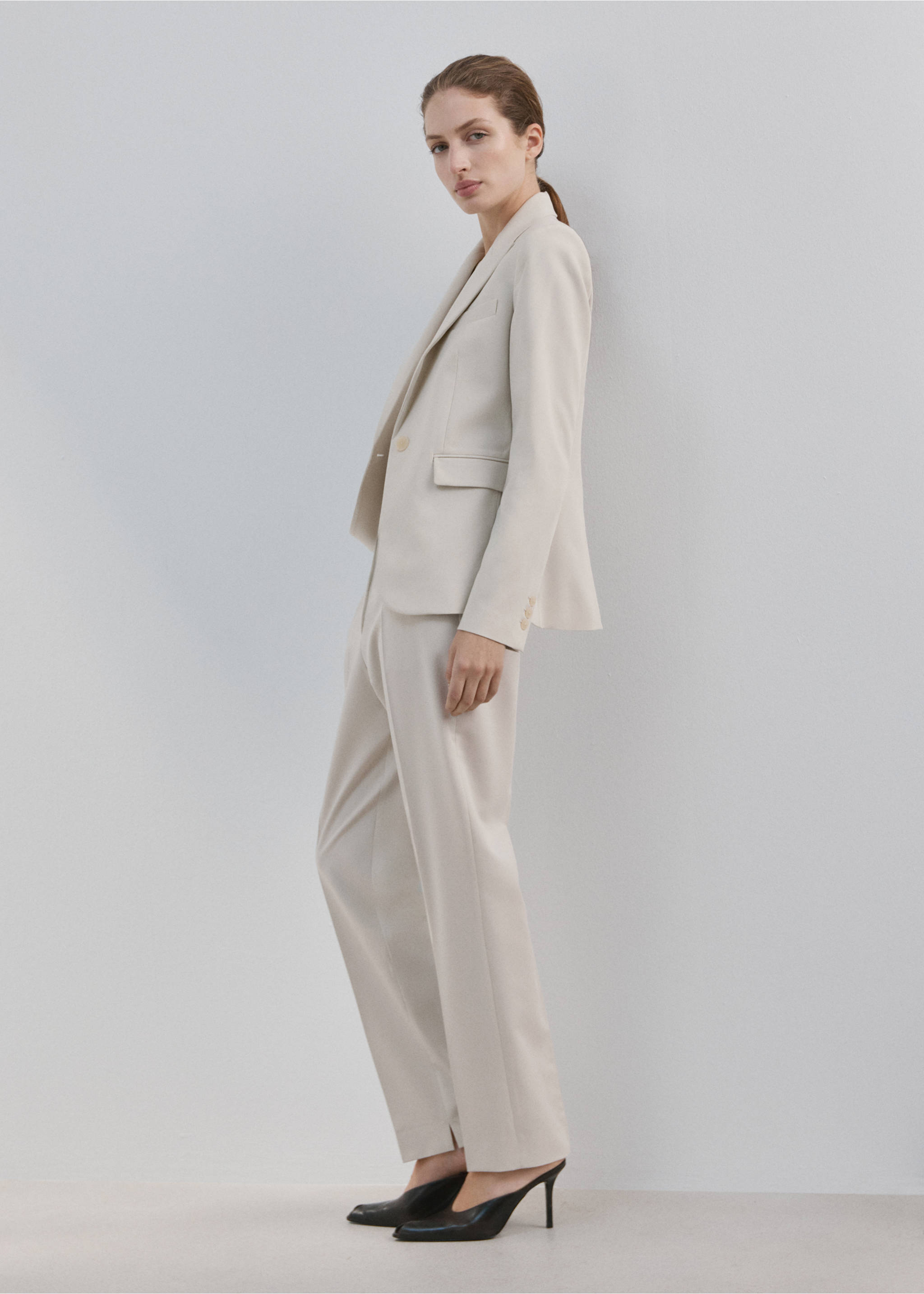 Pantalon droit costume - Plan général, Gris clair/pastel. Ref: 27021297-00.