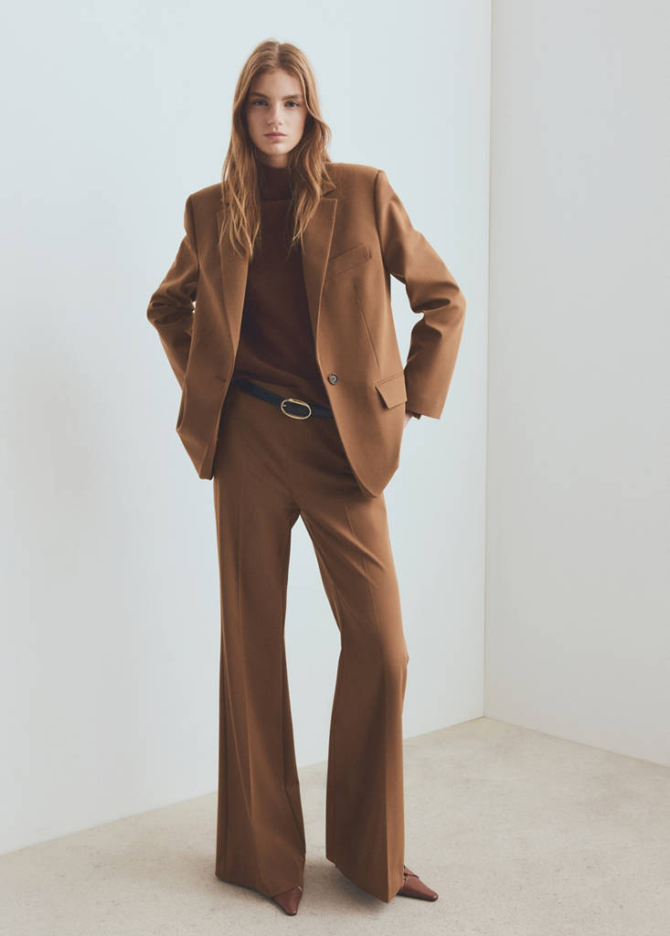 Straight suit jacket with lapel pockets — Caramel